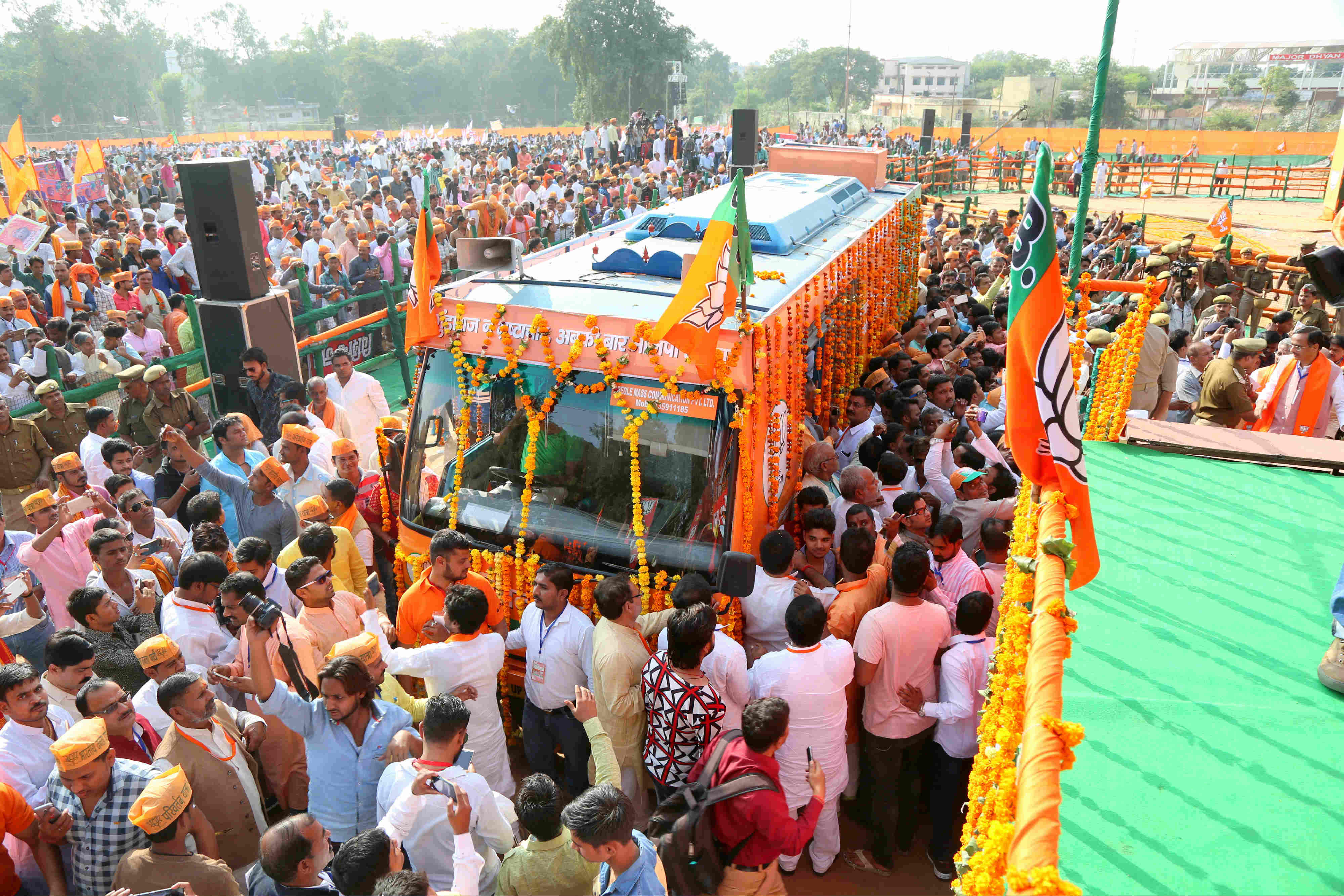 à¤­à¤¾à¤°à¤¤à¥€à¤¯ à¤œà¤¨à¤¤à¤¾ à¤ªà¤¾à¤°à¥à¤Ÿà¥€ à¤•à¥‡ à¤°à¤¾à¤·à¥à¤Ÿà¥à¤°à¥€à¤¯ à¤…à¤§à¥à¤¯à¤•à¥à¤· à¤¶à¥à¤°à¥€ à¤…à¤®à¤¿à¤¤ à¤¶à¤¾à¤¹ à¤¦à¥à¤µà¤¾à¤°à¤¾ à¤¬à¥à¤‚à¤¦à¥‡à¤²à¤–à¤‚à¤¡ (à¤‰à¤¤à¥à¤¤à¤° à¤ªà¥à¤°à¤¦à¥‡à¤¶) à¤•à¥‡ à¤à¤¾à¤à¤¸à¥€ à¤®à¥‡à¤‚ à¤­à¤¾à¤œà¤ªà¤¾ à¤•à¥€ à¤ªà¤°à¤¿à¤µà¤°à¥à¤¤à¤¨ à¤¯à¤¾à¤¤à¥à¤°à¤¾ à¤•à¥‡ à¤¦à¥‚à¤¸à¤°à¥‡ à¤šà¤°à¤£ à¤•à¥€ à¤¶à¥à¤°à¥à¤†à¤¤ à¤•à¥‡ à¤…à¤µà¤¸à¤° à¤ªà¤° à¤¦à¤¿à¤ à¤—à¤ à¤¸à¤‚à¤¬à¥‹à¤§à¤¨ à¤•à¥‡ à¤®à¥à¤–à¥à¤¯ à¤¬à¤¿à¤‚à¤¦à¥