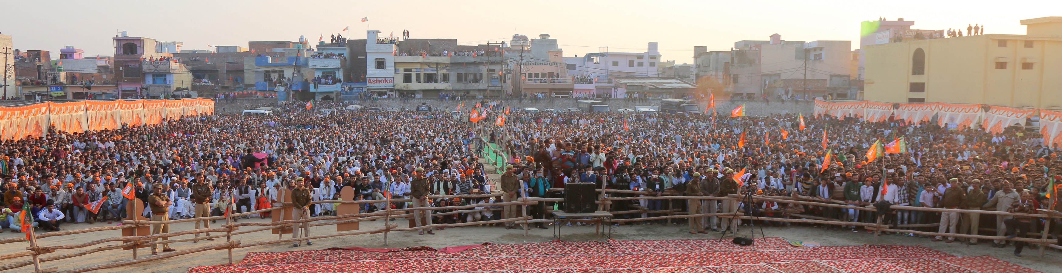 à¤­à¤¾à¤°à¤¤à¥€à¤¯ à¤œà¤¨à¤¤à¤¾ à¤ªà¤¾à¤°à¥à¤Ÿà¥€ à¤•à¥‡ à¤°à¤¾à¤·à¥à¤Ÿà¥à¤°à¥€à¤¯ à¤…à¤§à¥à¤¯à¤•à¥à¤· à¤¶à¥à¤°à¥€ à¤…à¤®à¤¿à¤¤ à¤¶à¤¾à¤¹ à¤¦à¥à¤µà¤¾à¤°à¤¾ à¤‰à¤¤à¥à¤¤à¤° à¤ªà¥à¤°à¤¦à¥‡à¤¶ à¤•à¥‡ à¤¸à¤¾à¤¦à¤¾à¤¬à¤¾à¤¦ (à¤¹à¤¾à¤¥à¤°à¤¸) à¤”à¤° à¤¬à¤°à¥Œà¤¤ (à¤¬à¤¾à¤—à¤ªà¤¤) à¤®à¥‡à¤‚ à¤†à¤¯à¥‹à¤œà¤¿à¤¤ à¤°à¥ˆà¤²à¥€ à¤®à¥‡à¤‚ à¤¦à¤¿à¤ à¤—à¤ à¤‰à¤¦à¥à¤¬à¥‹à¤§à¤¨ à¤•à¥‡ à¤®à¥à¤–à¥à¤¯ à¤¬à¤¿à¤‚à¤¦à¥