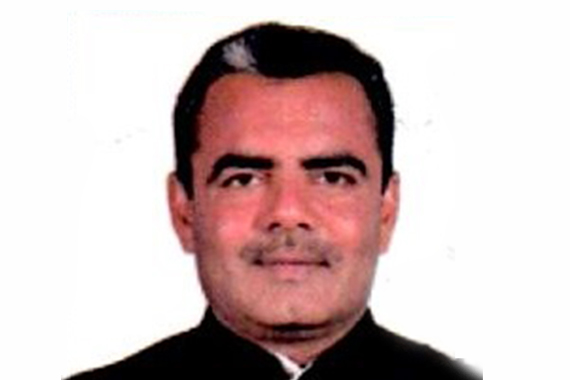 Shri Divyesh Ranchhodbhai Akbari