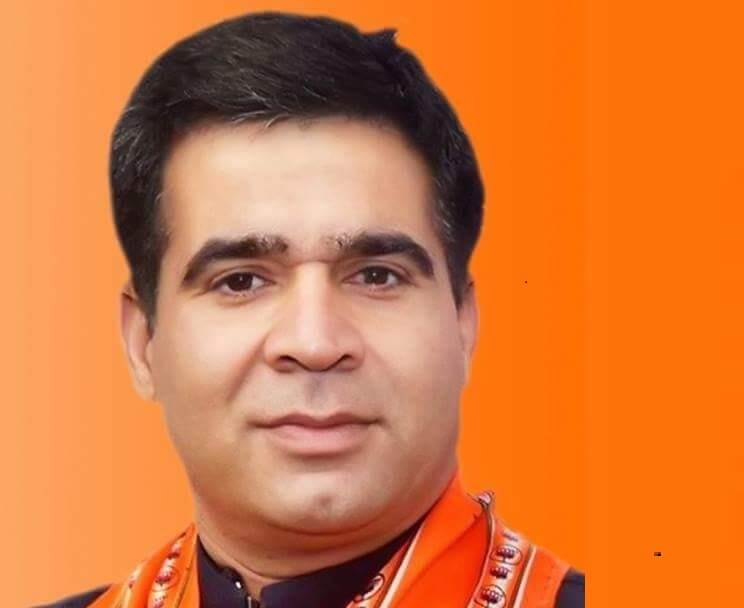 Shri Ravinder Raina