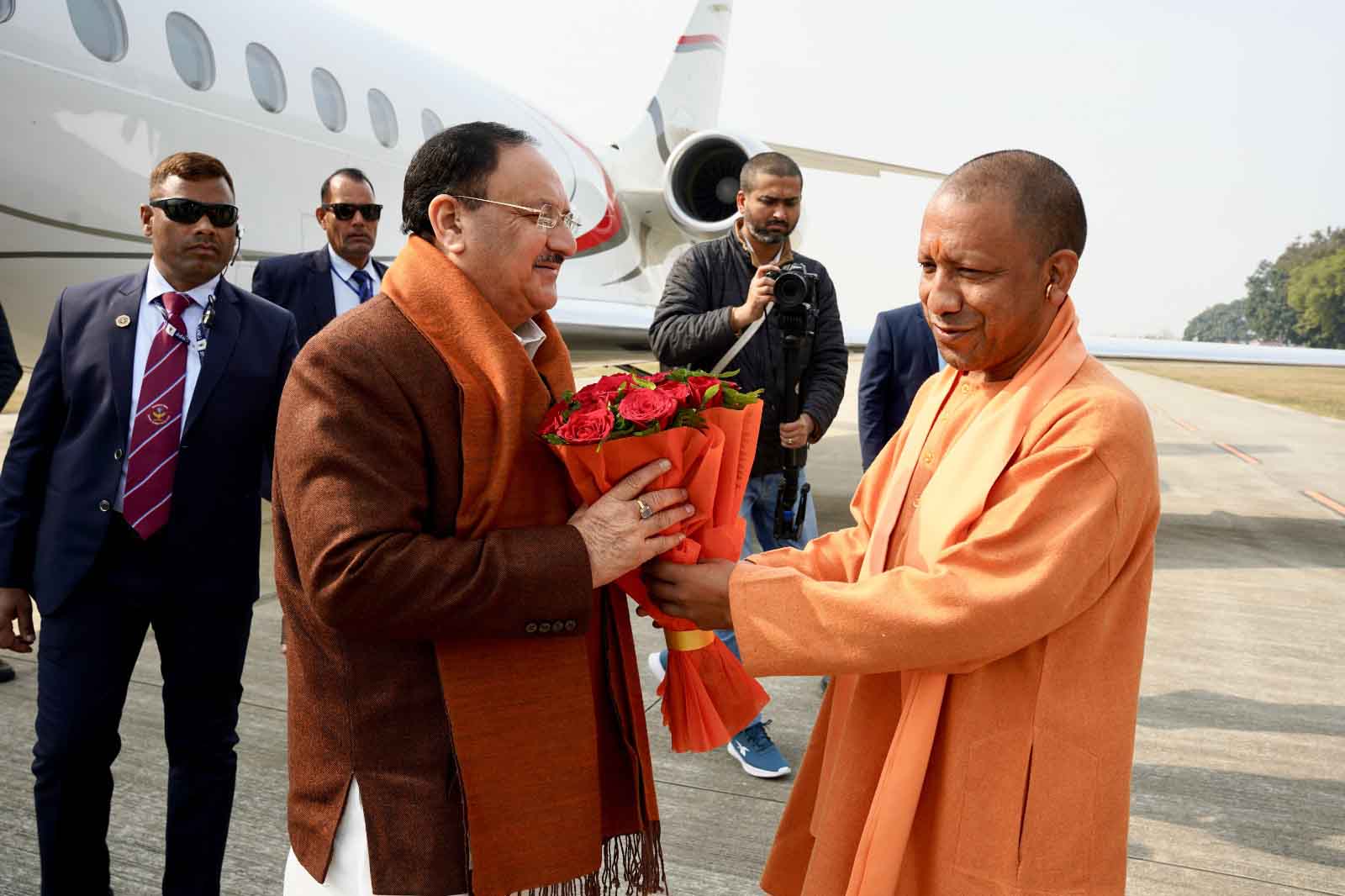 Grand welcome of Hon'ble BJP National President Shri J.P. Nadda on arrival at Gorakhpur Airport (Uttar Pradesh)