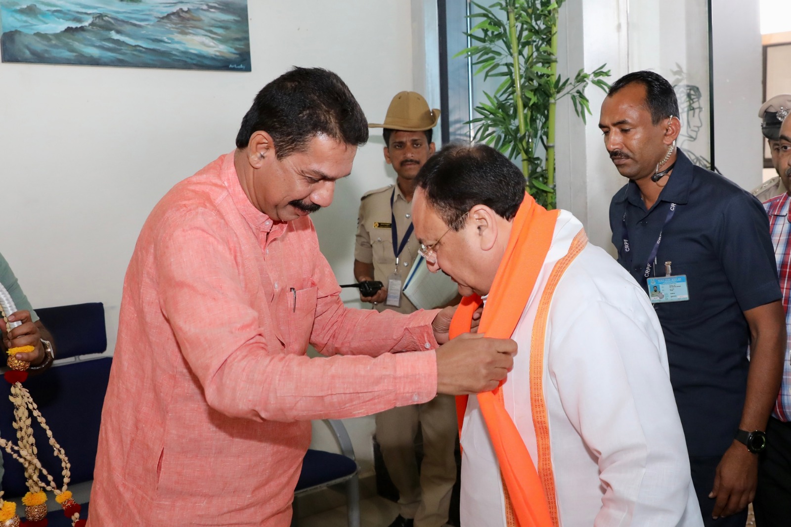 Grand welcome of BJP National President Shri J.P. Nadda on arrival at Hubballi Airport (Karnataka)