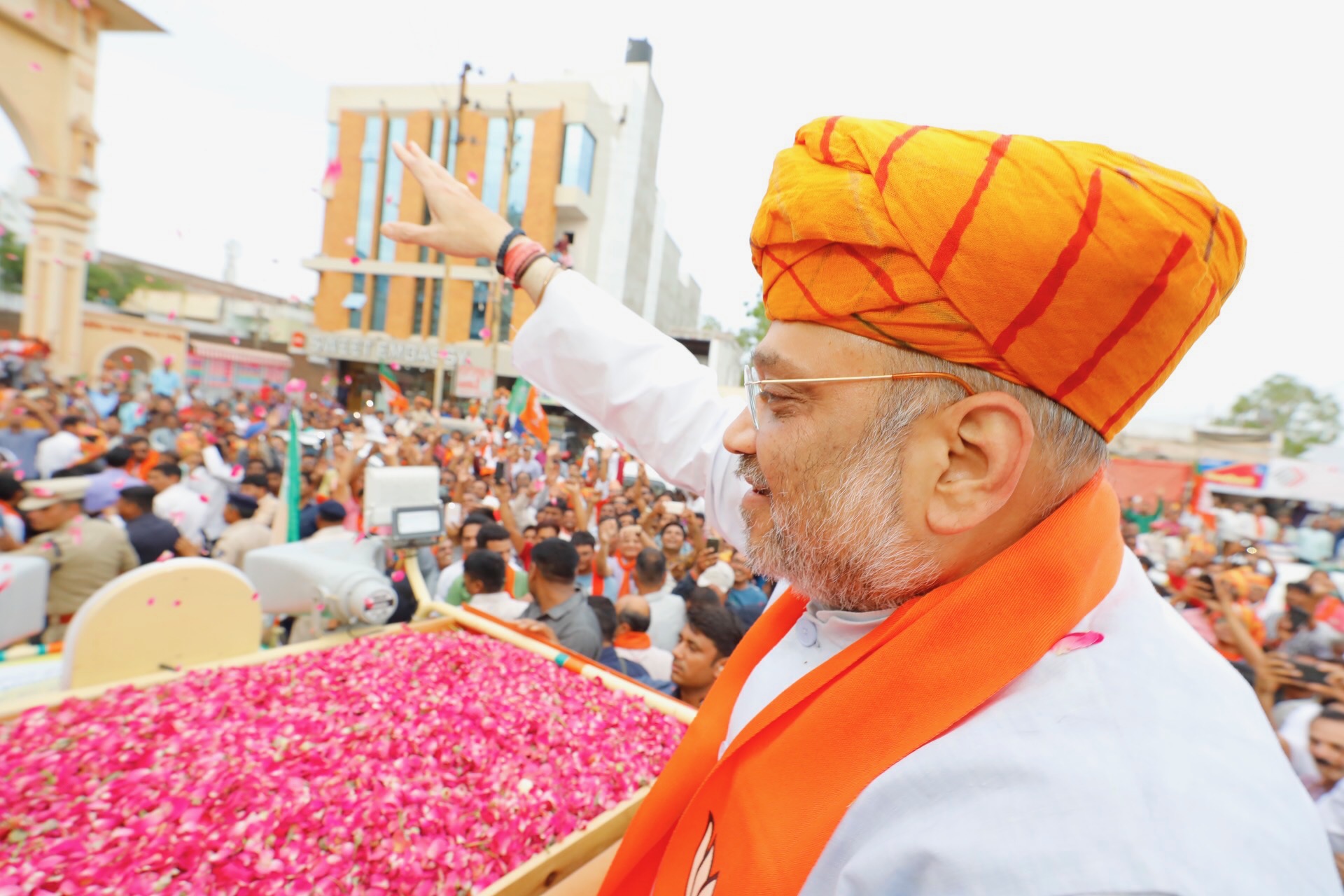 BJP National President Shri Amit Shah doing Jan Sampark in Kalol city area of Gandhinagar Lok Sabha constituency.