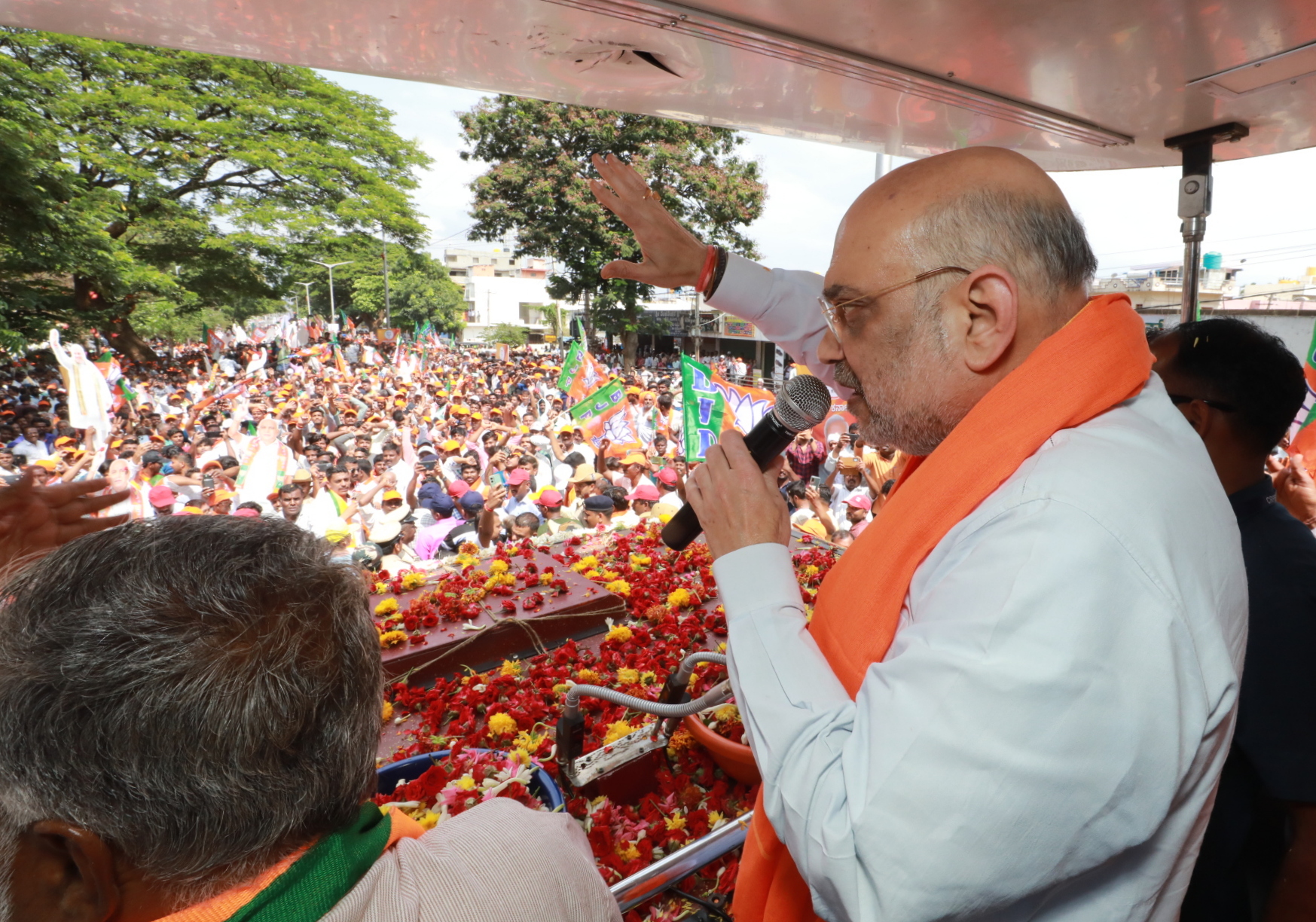 Road show of Hon'ble Union Home Minister & Minister of Cooperation Shri Amit Shah in Tiptur (Karnataka)