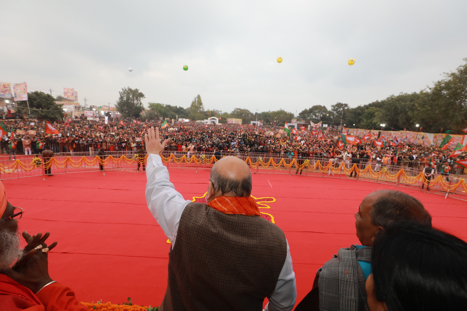 Hon'ble Union Home Minister & Minister for Cooperation Shri Amit Shah addressing a public meeting in Unnao (Uttar Pradesh)