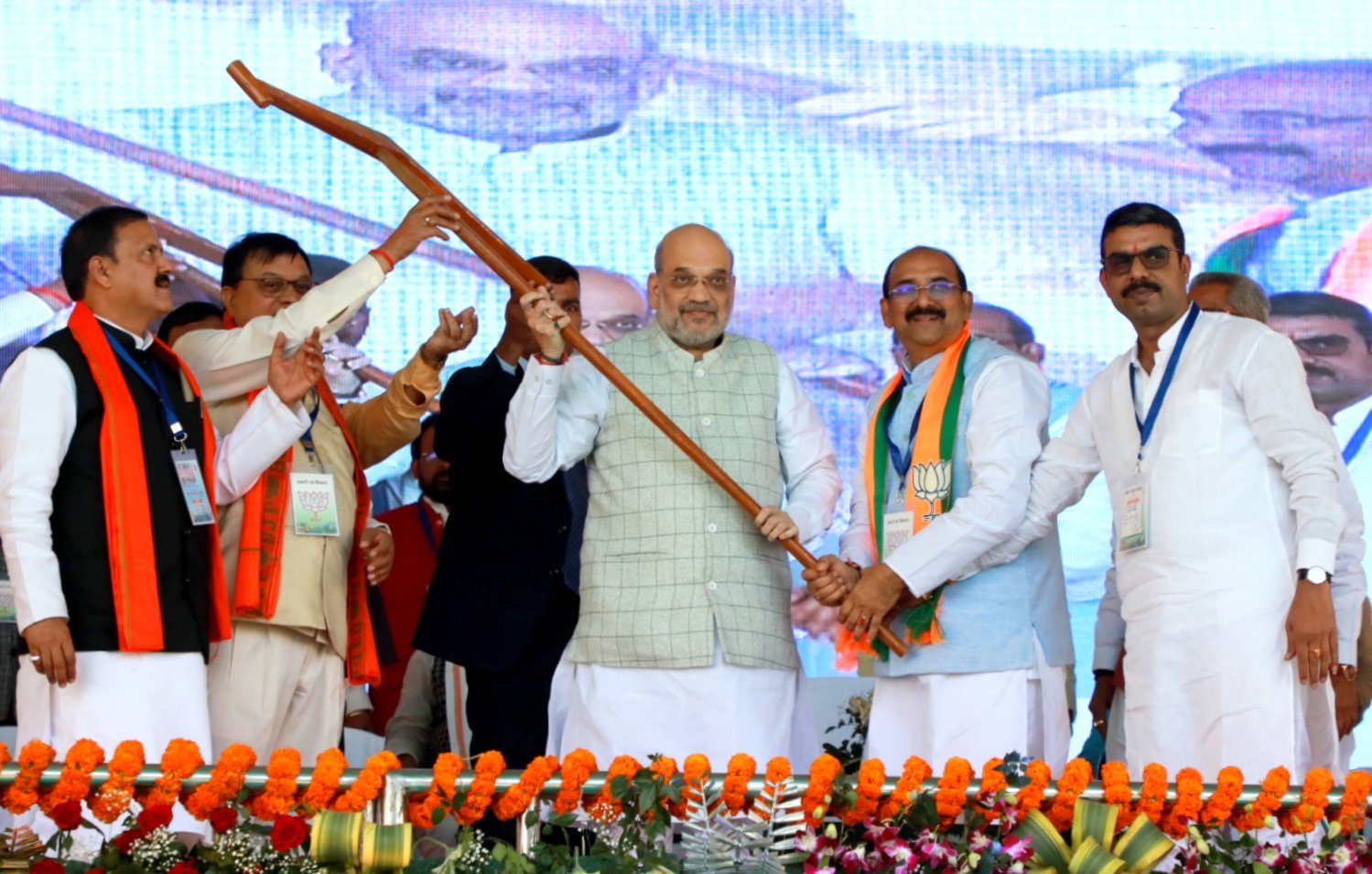 Hon'ble Union Home Minister & Minister of Cooperation Shri Amit Shah addressing Vijay Sankalp Maha rally in Korba (Chhattisgarh).