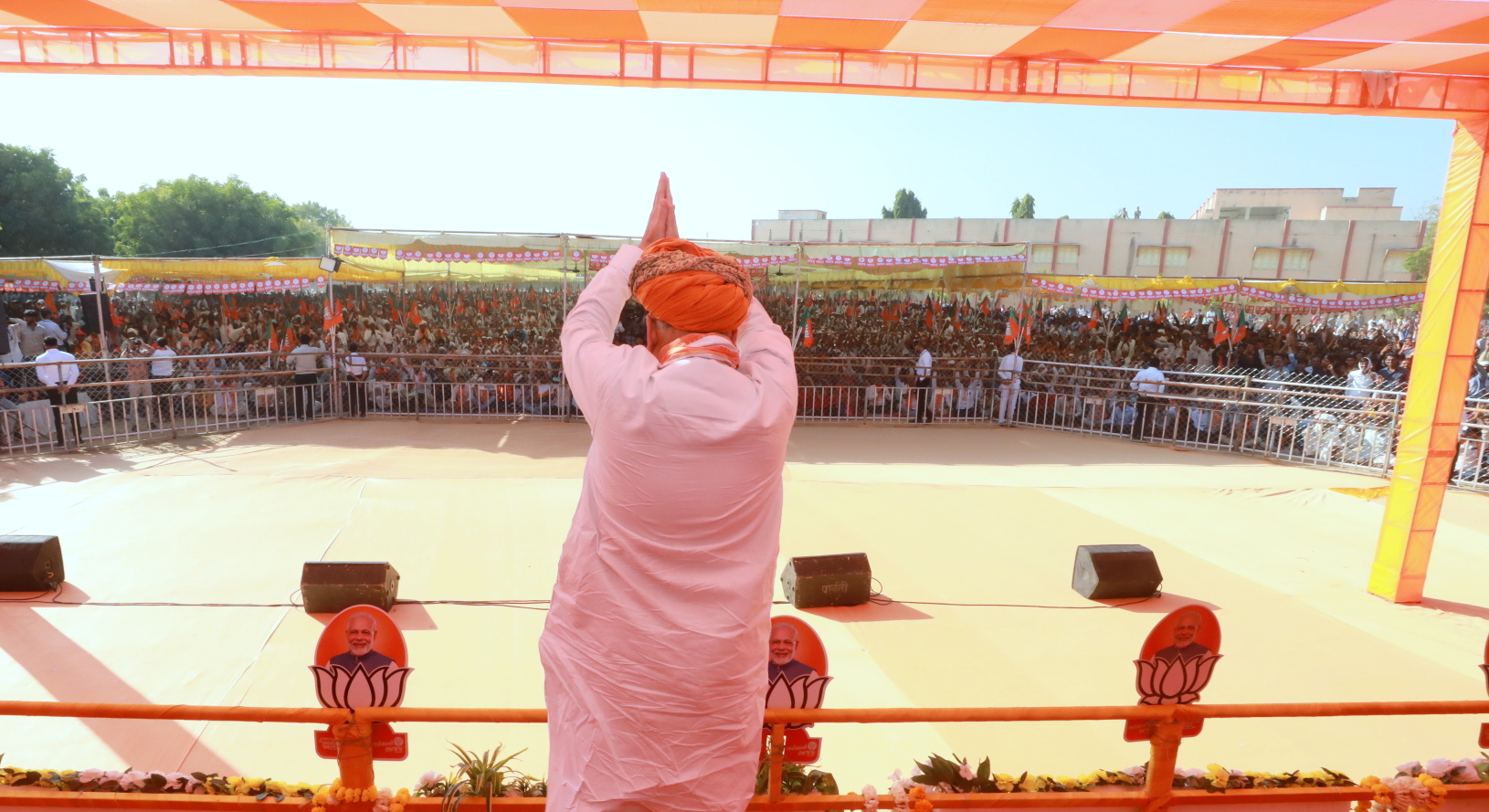 Hon'ble Union Home Minister & Minister of Cooperation Shri Amit Shah addressing Vijay Sankalp Rally in Tharad (Banaskantha)