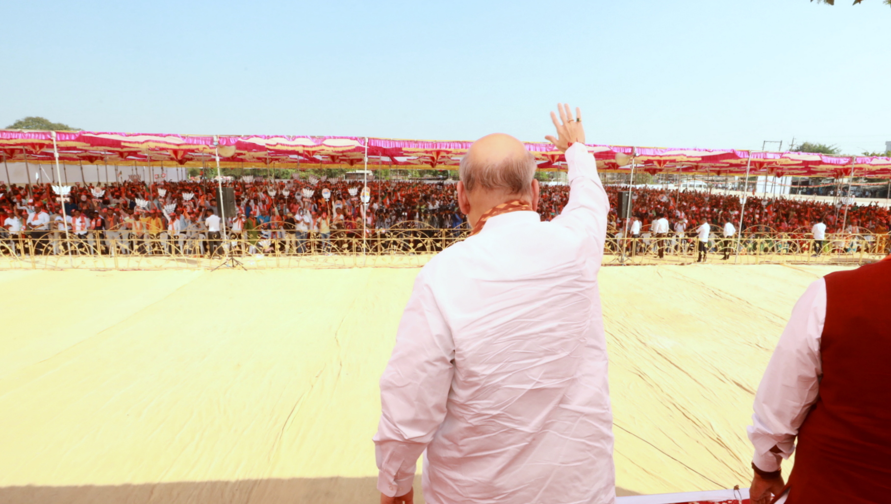 Hon'ble Union Home Minister and Minister of Cooperation Shri Amit Shah addressing Vijay Sankalp Rally in Savli, Vadodara (Gujarat)