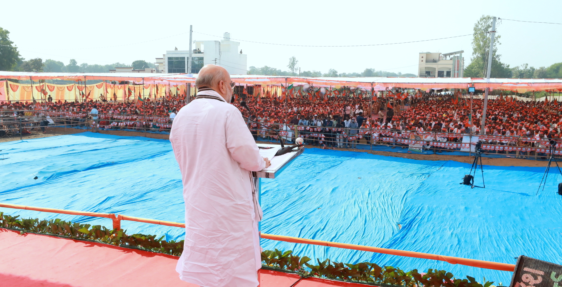 Hon'ble Union Home Minister and Minister of Cooperation Shri Amit Shah addressing Vijay Sankalp Rally in Santrampur, Mahisagar (Gujarat)