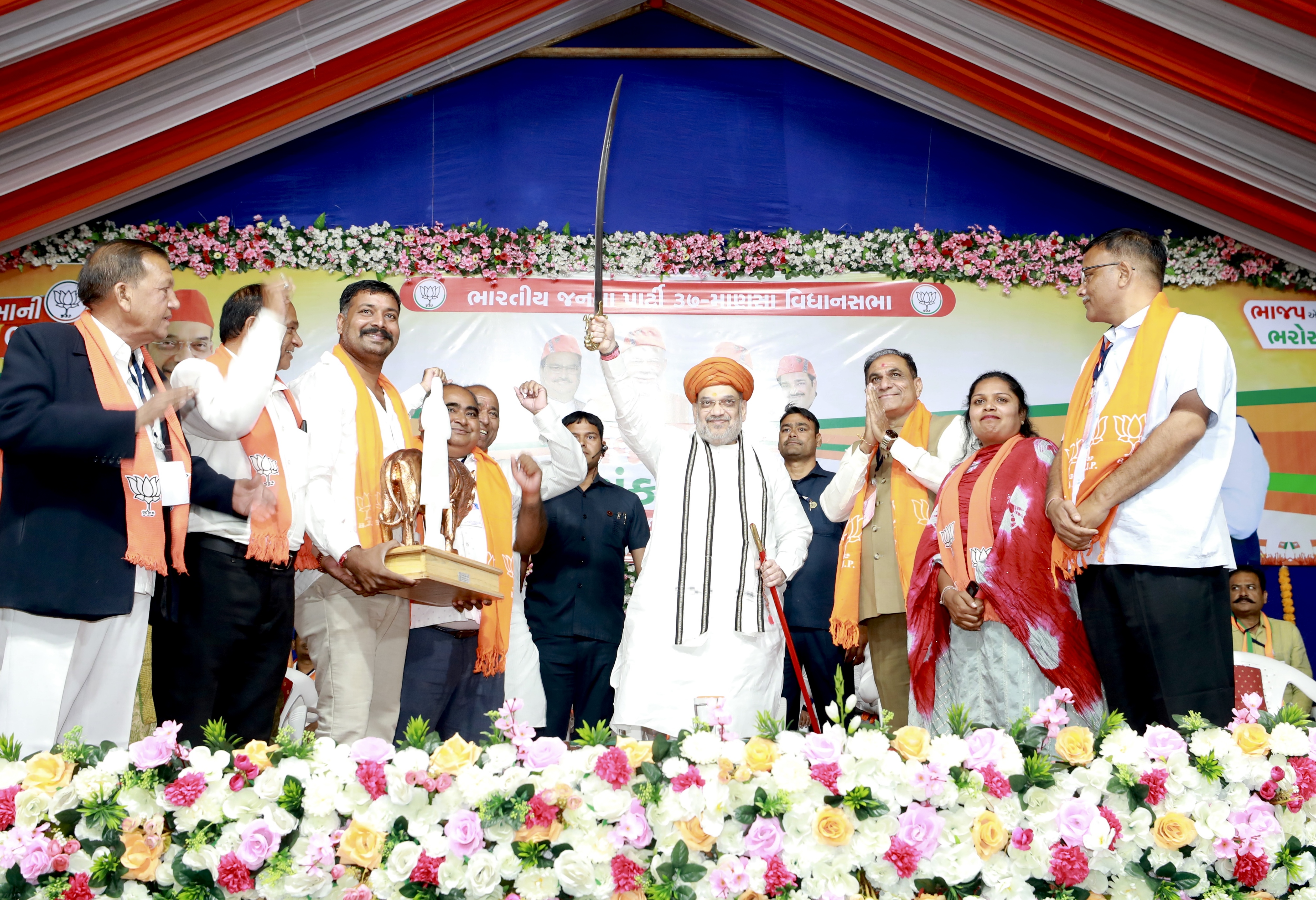 Hon'ble Union Home Minister and Minister of Cooperation Shri Amit Shah addressing Vijay Sankalp rally in Mansa, Gandhinagar (Gujarat)