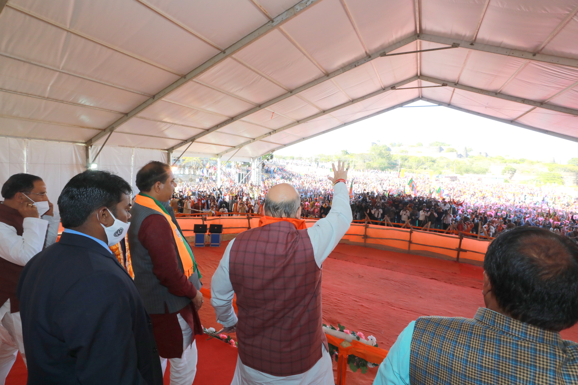 Hon'ble Union Home Minister & Minister of Cooperation Shri Amit Shah addressing a public meeting at Craft Mela Ground, Jhansi (U.P.)