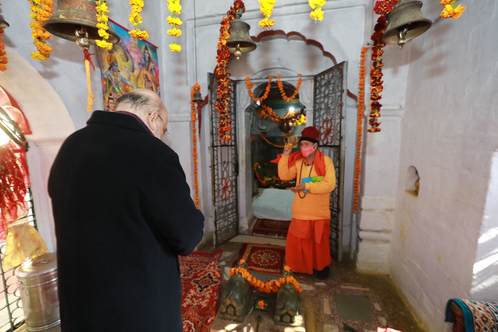 Hon'ble Union Home Minister and Minister of Cooperation Shri Amit Shah offered prayers at Baba Rudranath Temple, Rudraprayag (U'khand)