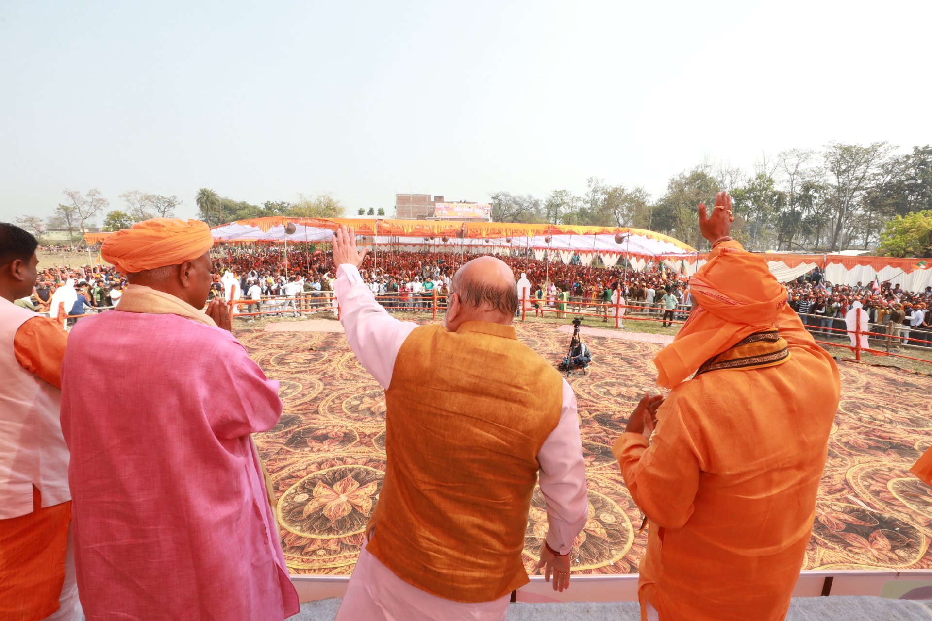 Hon'ble Union Home Minister and Minister of Cooperation Shri Amit Shah addressing a public meeting in Phephana (Ballia) Uttar Pradesh