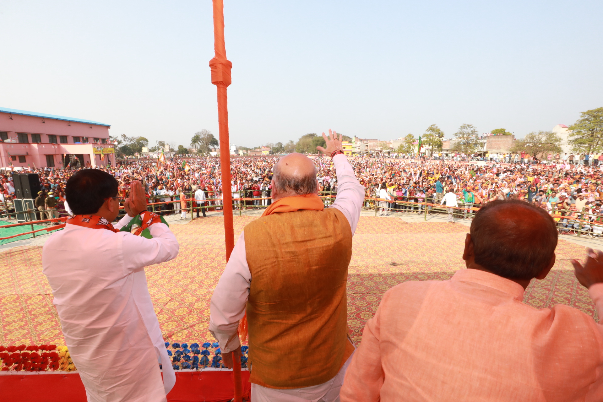 Hon'ble Union Home Minister and Minister of Cooperation Shri Amit Shah addressing a public meeting in Maharajganj (Uttar Pradesh) 