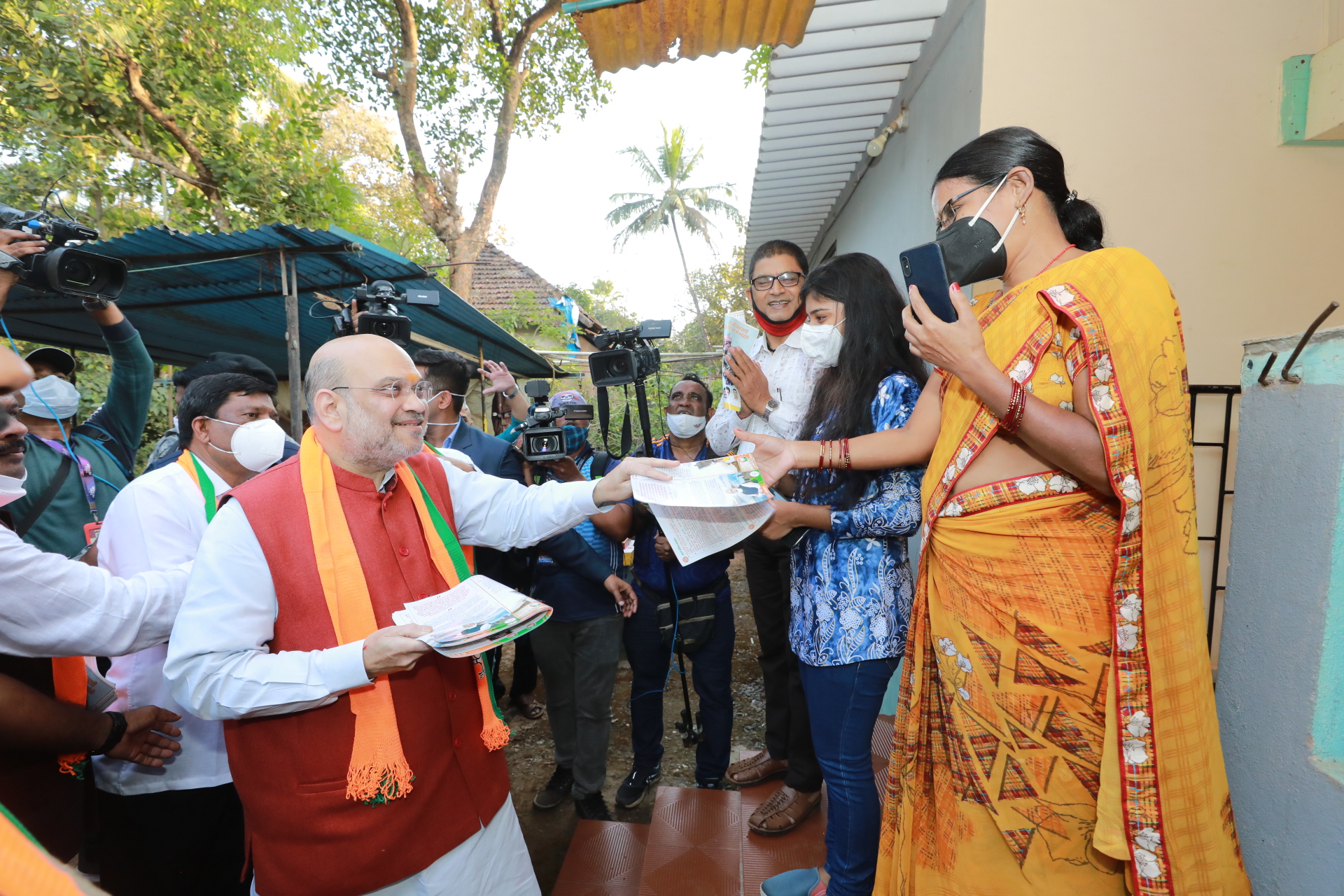  Hon'ble Union Home Minister and Minister of Cooperation Shri Amit Shah ji's Door to Door campaign in Sanvordem (Goa)