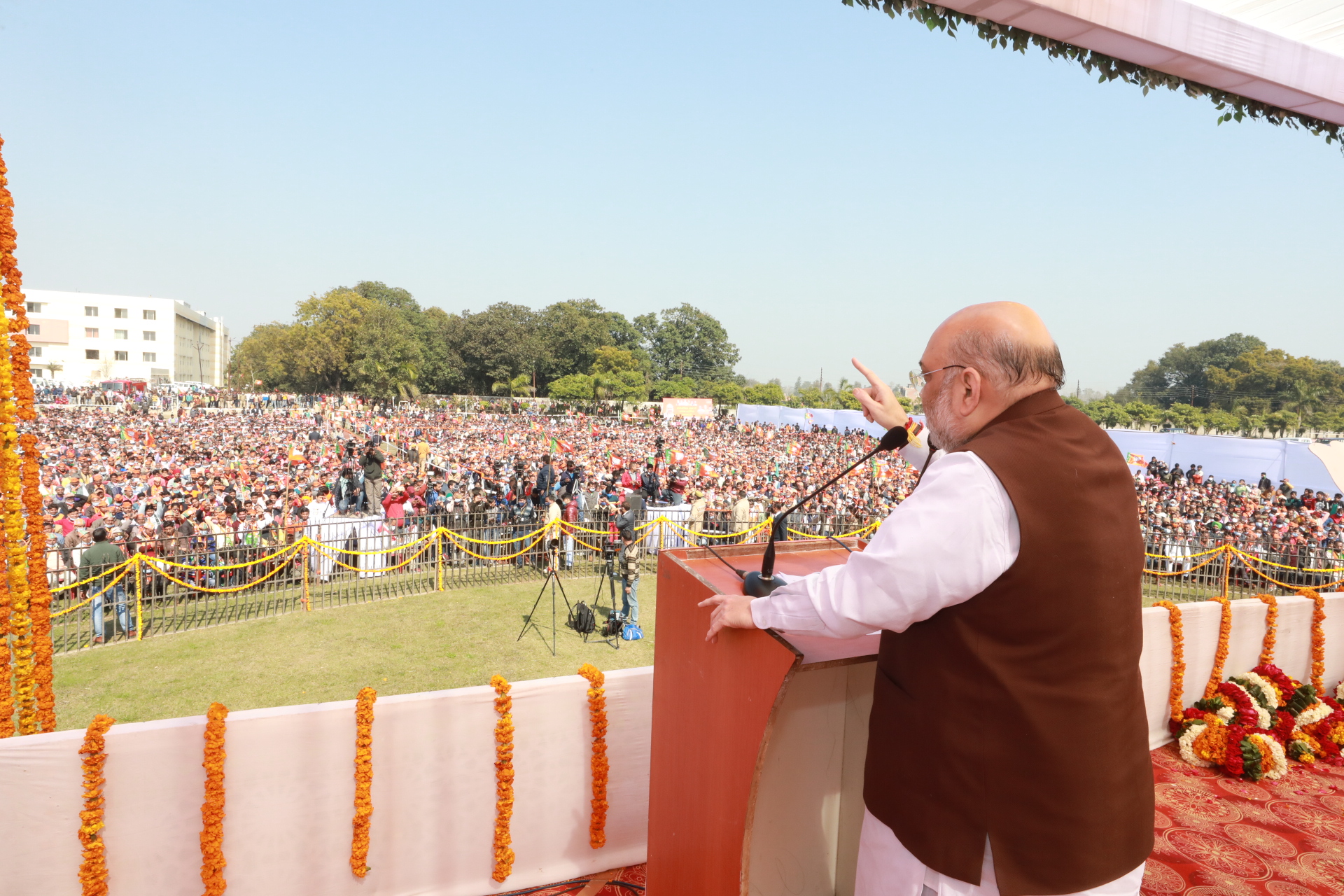 Hon'ble Union Home Minister & Minister of Cooperation Shri Amit Shah addressing a public meeting in Bhojipura (Uttar Pradesh)