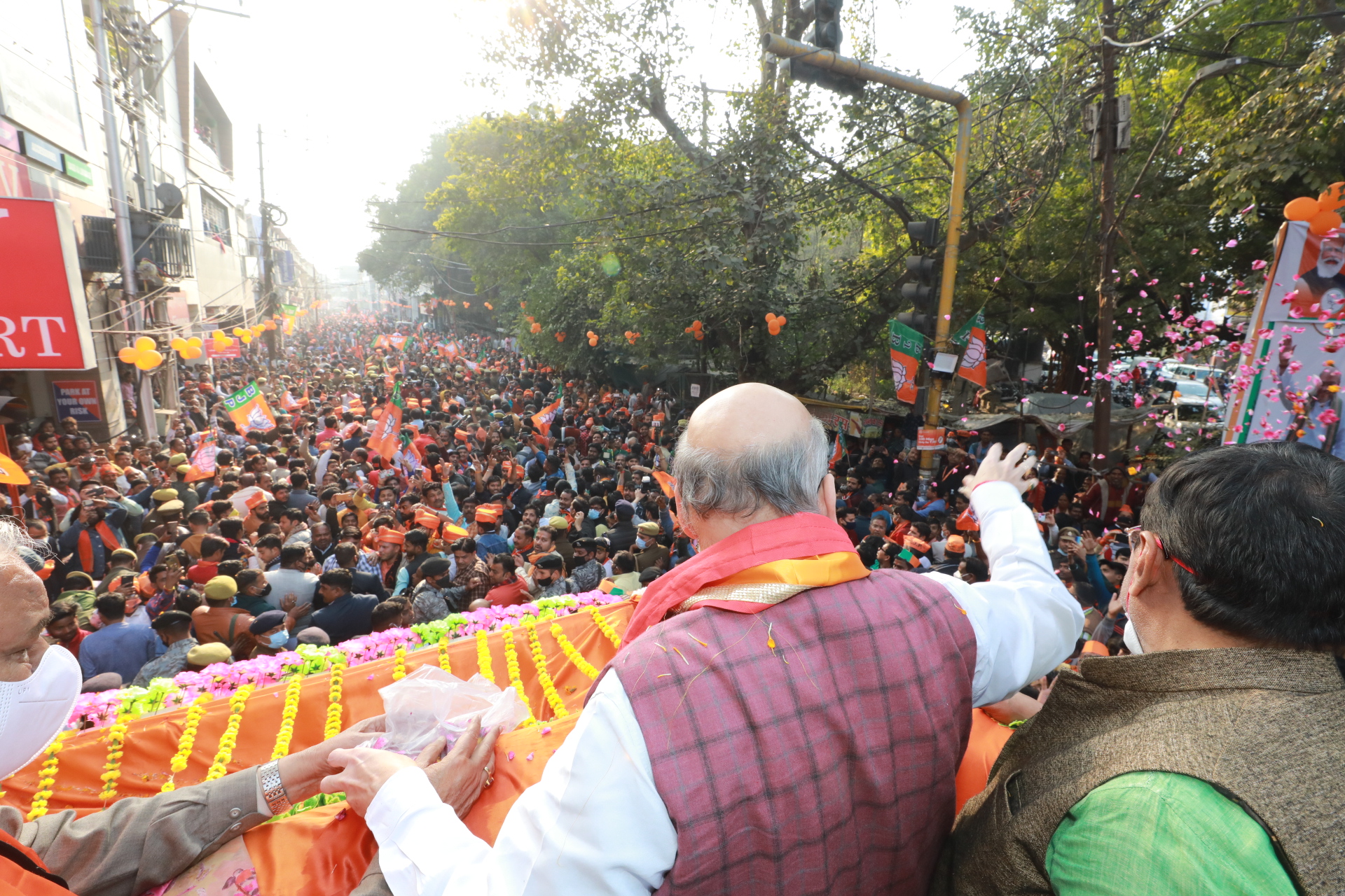 Hon'ble Union Home Minister & Minister of Cooperation Shri Amit Shah ji's road show in Sishamau Assembly, Kanpur (Uttar Pradesh)