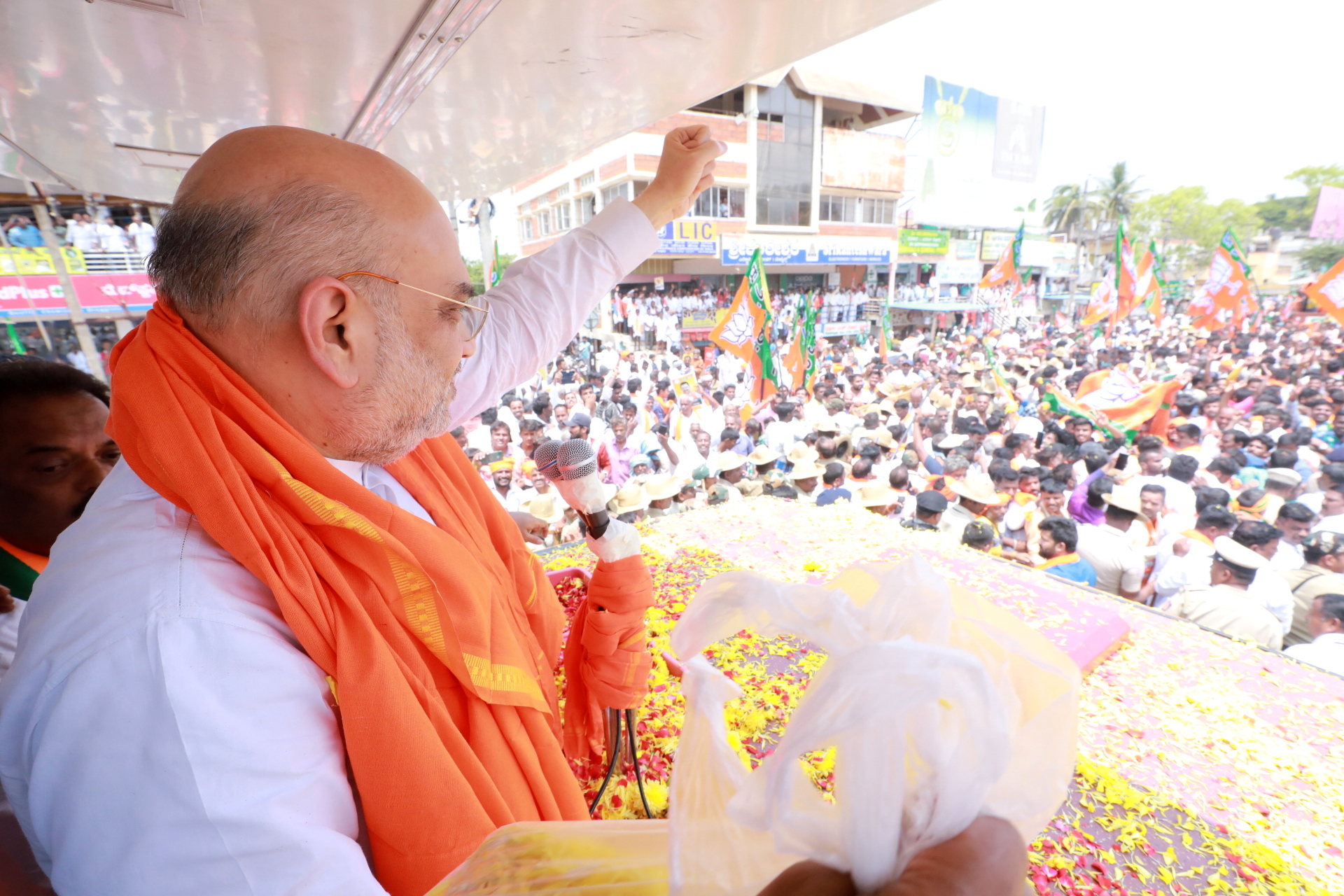 Road Show of Hon'ble Union Home Minister & Minister of Cooperation Shri Amit Shah in Gundlupet, Chamarajanagar (K'taka)