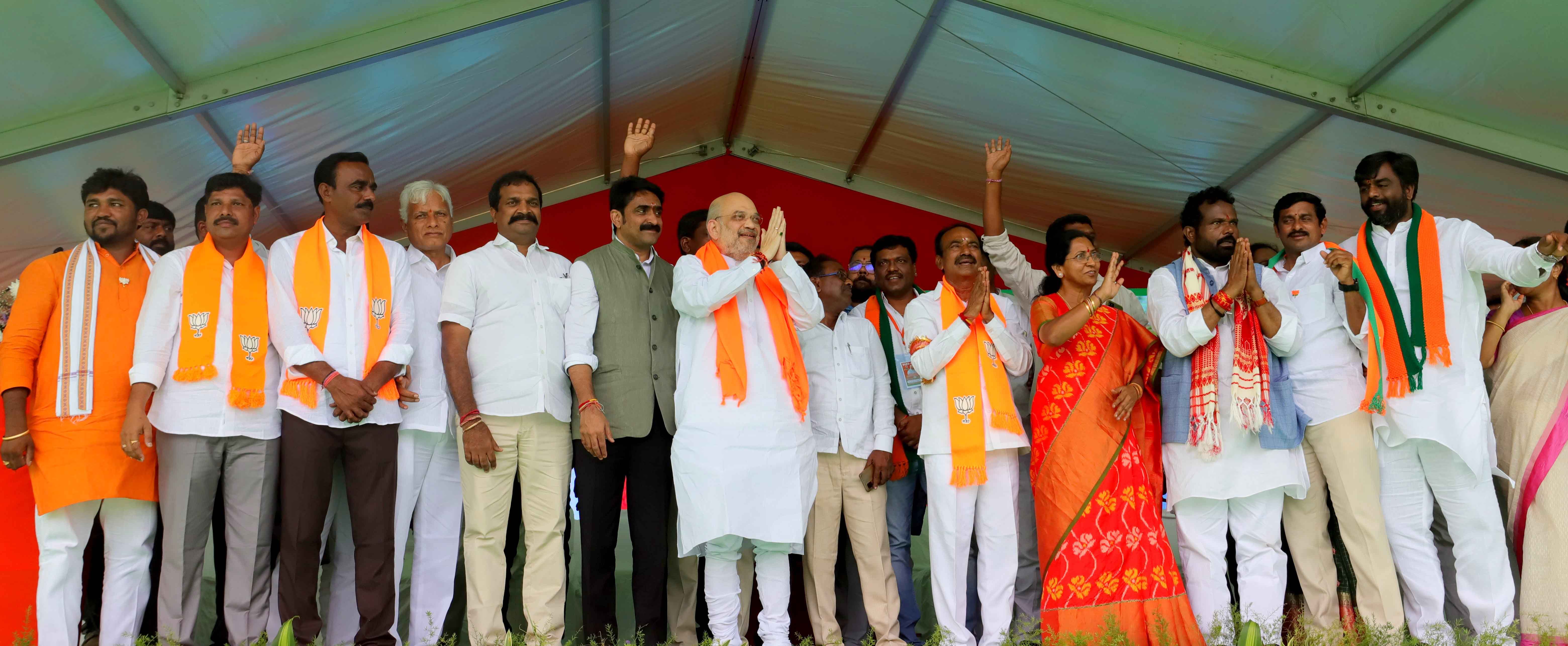 Hon'ble Union Home Minister and Minister of Cooperation Shri Amit Shah addressing a public meeting in Huzurabad (Telangana)