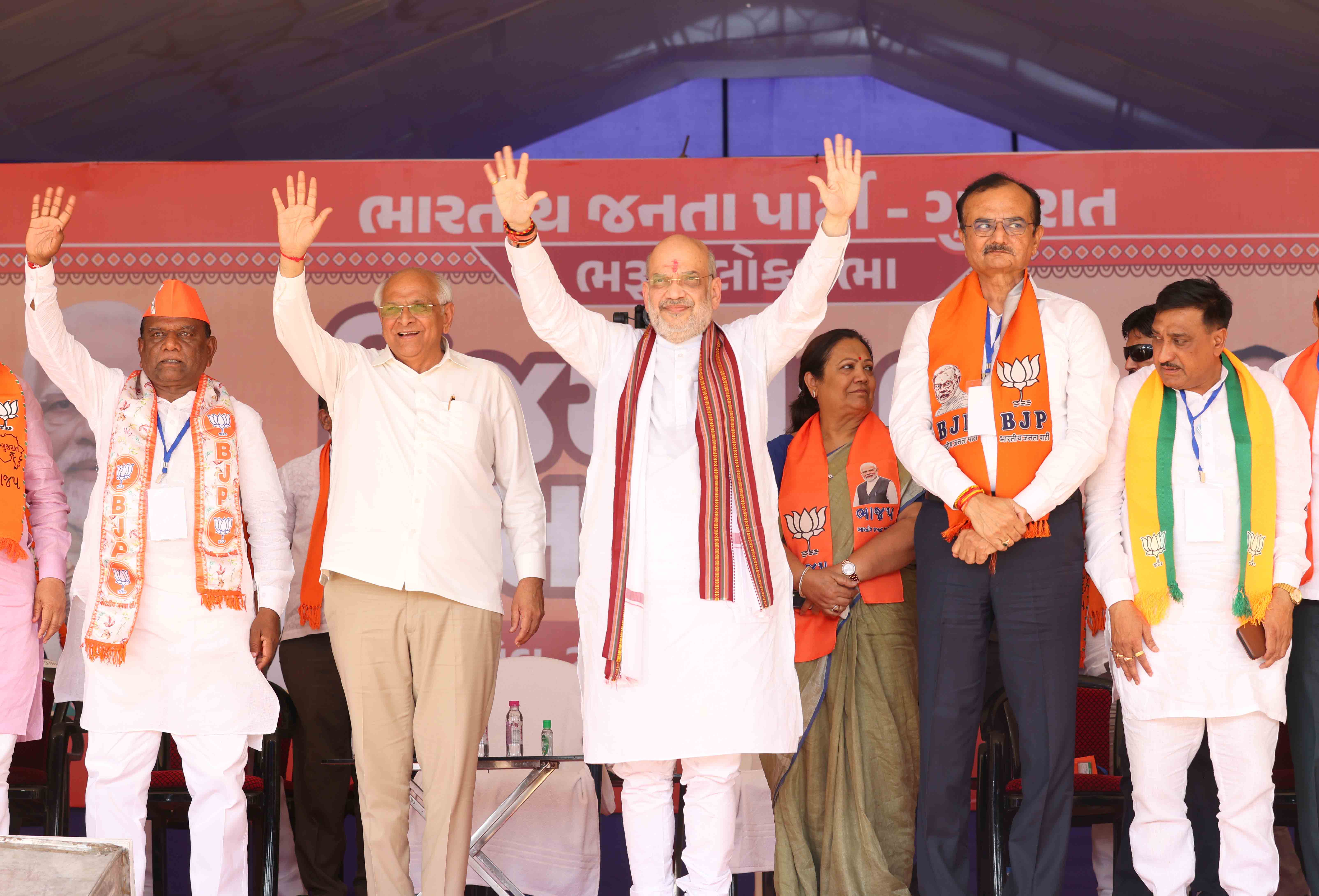 Hon'ble Union Home Minister and Minister of Cooperation Shri Amit Shah addressing a public rally at Khadoli Village, Bharuch (Gujarat)