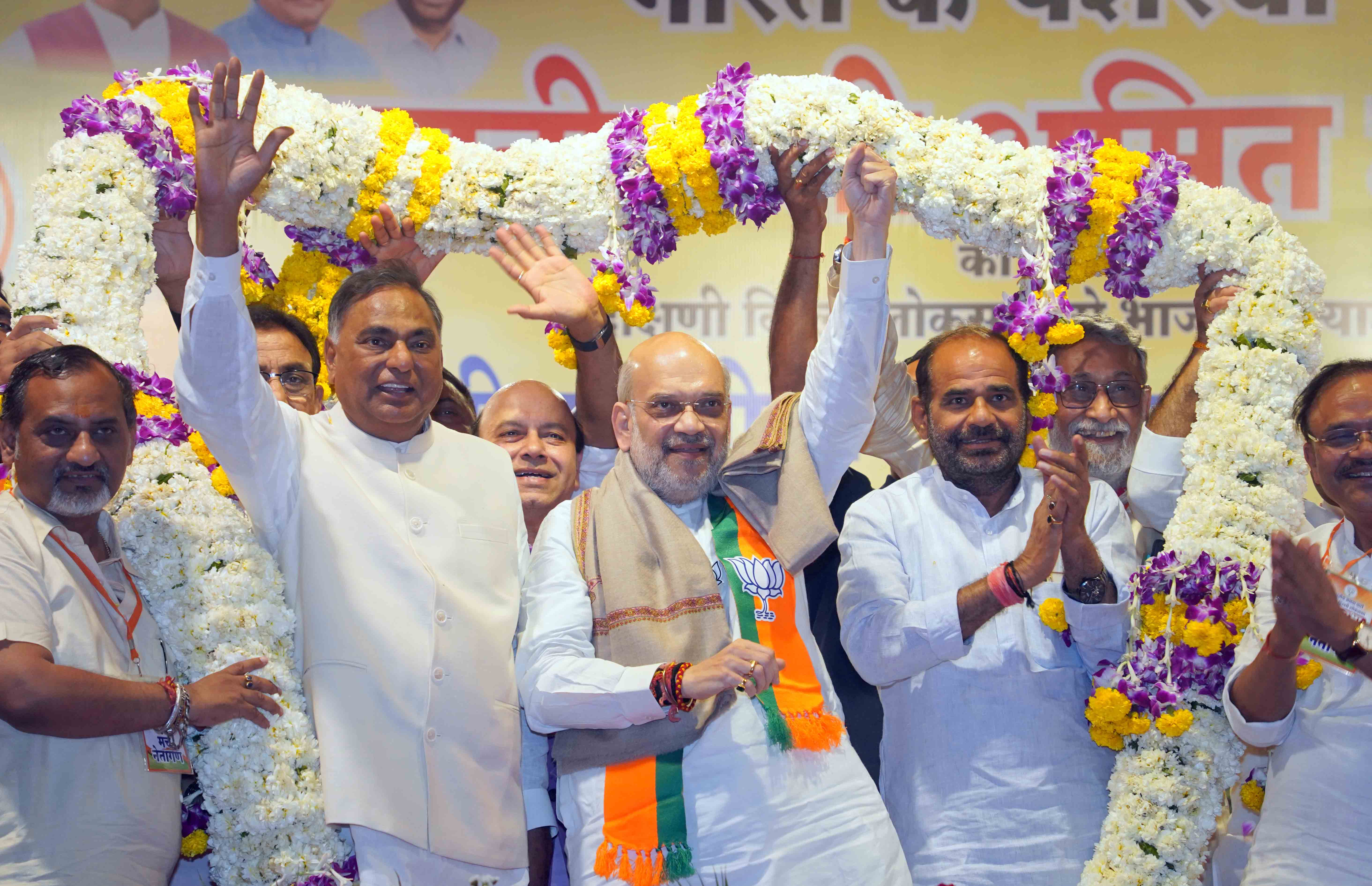 Union Home Minister & Minister of Cooperation Shri Amit Shah addressing a public rally in Sangam Vihar, South Delhi (Delhi)