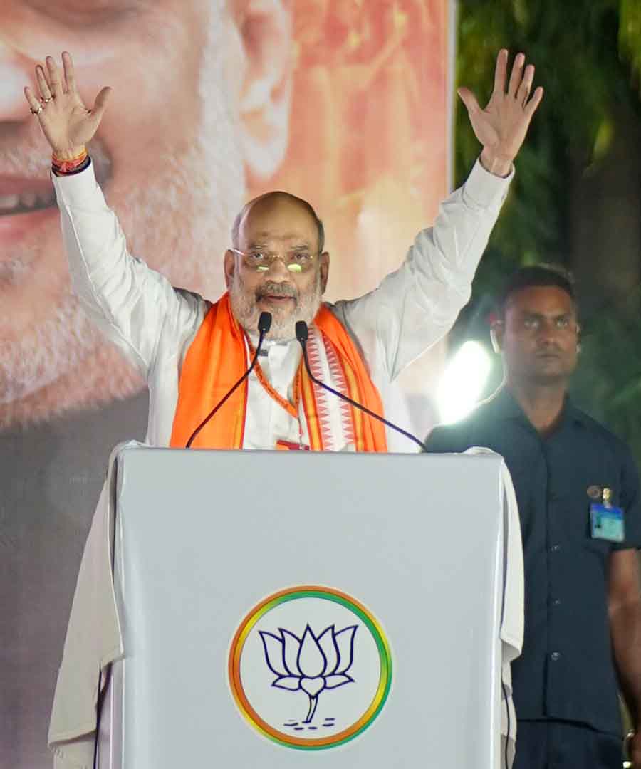 Hon'ble Union Home Minister and Minister of Cooperation Shri Amit Shah addressing a public rally in Ujjain (Madhya Pradesh).