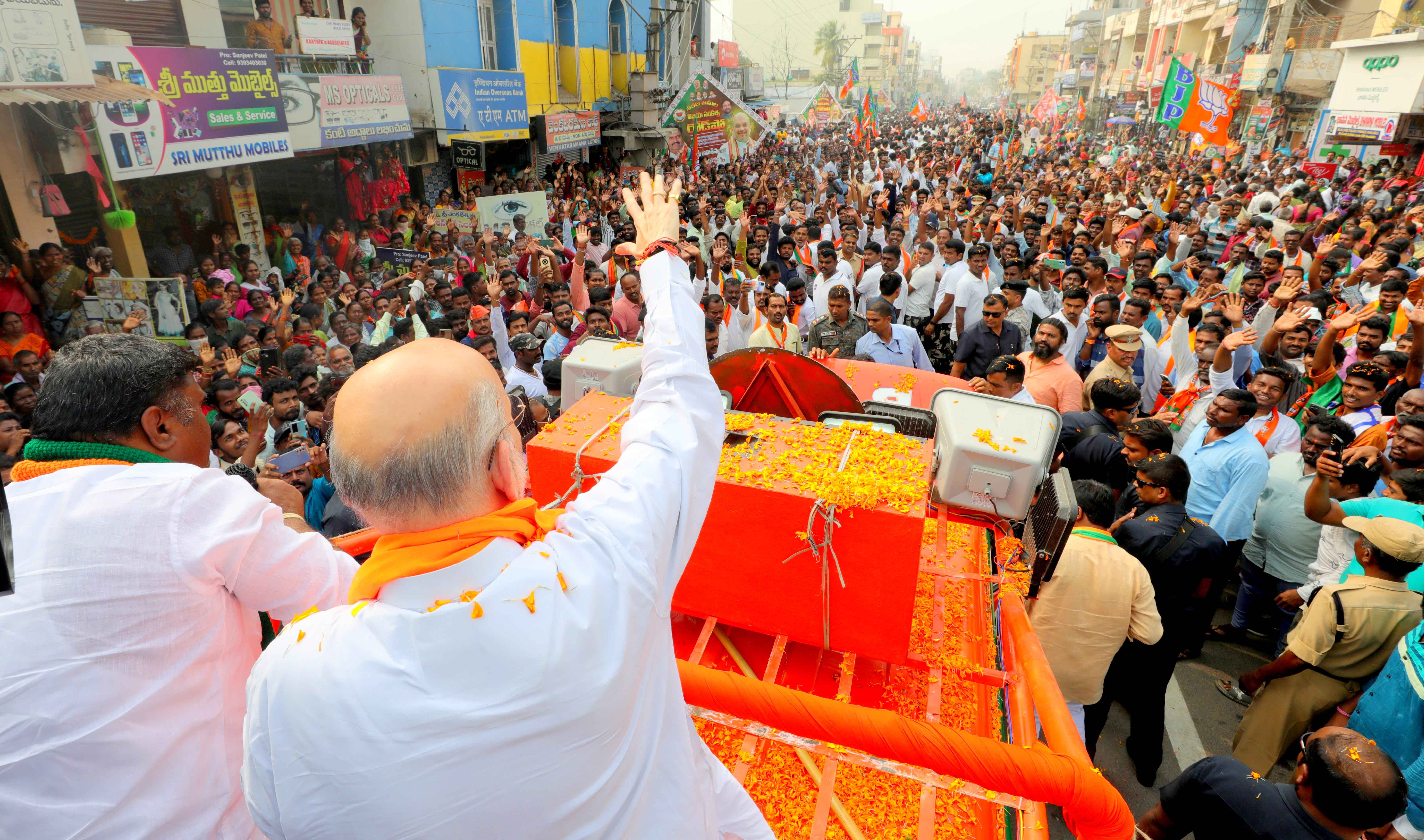 Road show of Hon'ble Union Home Minister and Minister of Cooperation Shri Amit Shah in Peddapalle (Telangana)