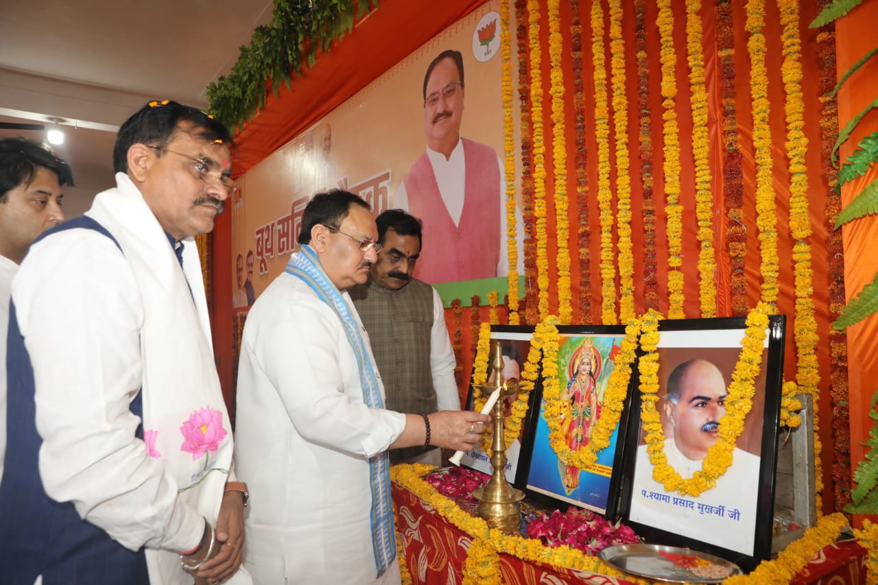 BJP National President Shri J.P. Nadda addressing the Booth Meeting at Booth – 106, Cantt. Vidhansabha, Bhagat Singh Mandal, Jabalpur (Madhya Pradesh)