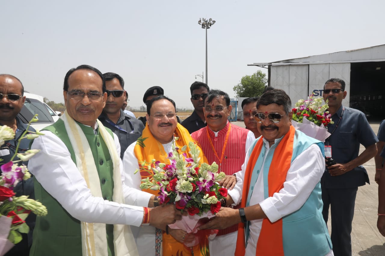 Grand welcome of Hon'ble BJP National President Shri J.P. Nadda on his arrival at Rajabhoj Int'l Airport, Bhopal (Madhya Pradesh)