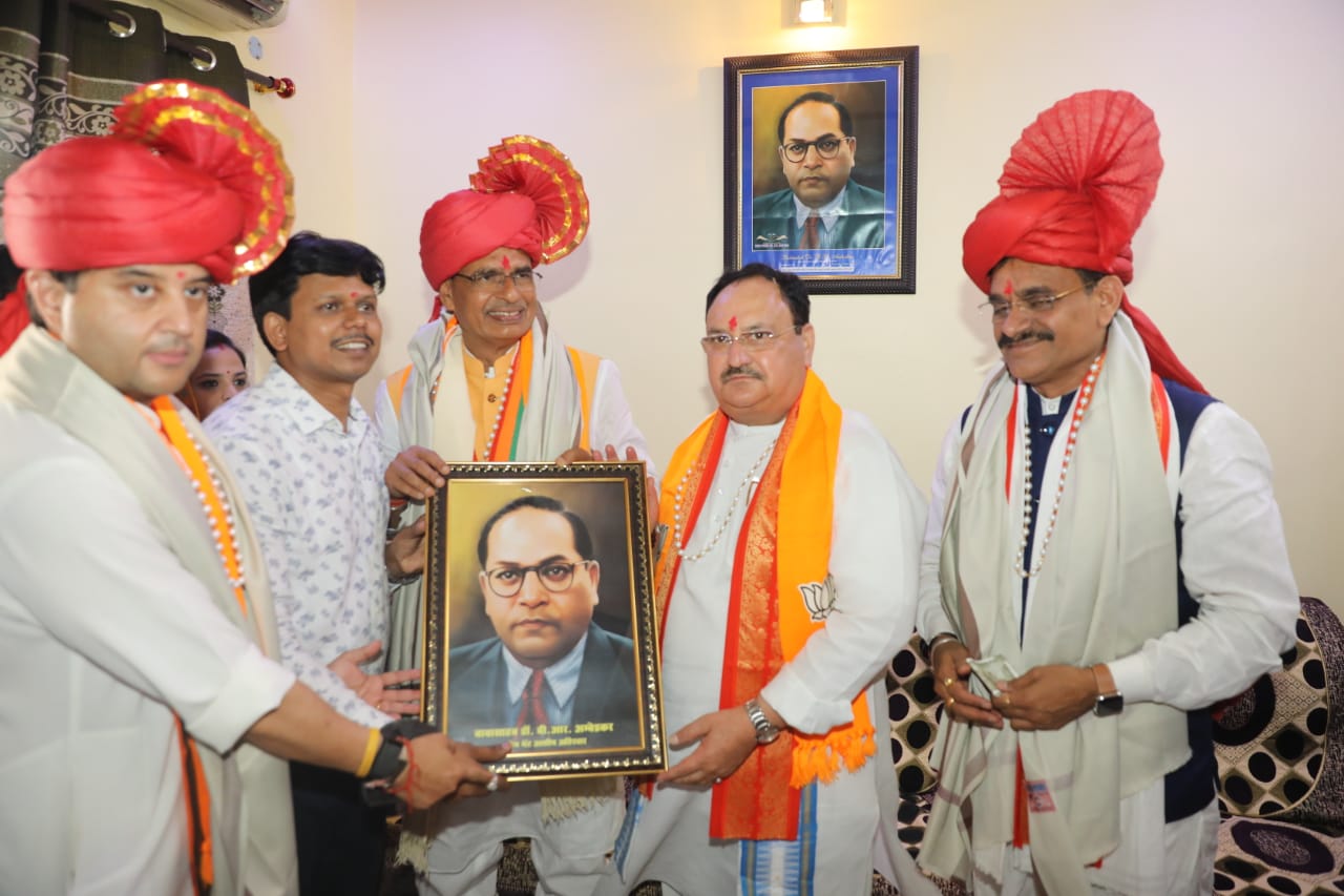 BJP National President Shri J.P. Nadda at the residence of BJP Karyakarta in Ranital, Jabalpur(Madhya Pradesh)