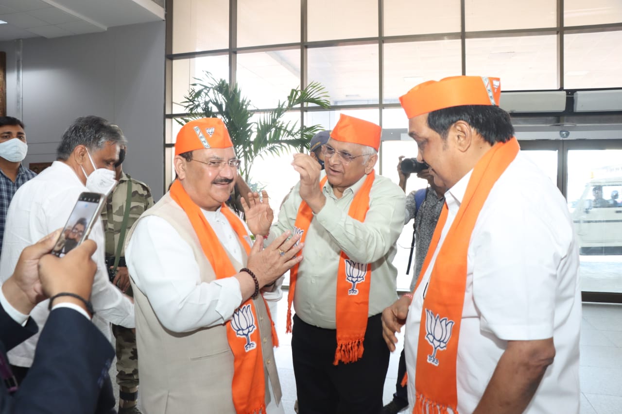 Warm welcome of BJP National President Shri J.P. Nadda on his arrival at Ahmedabad Airport (Gujarat)