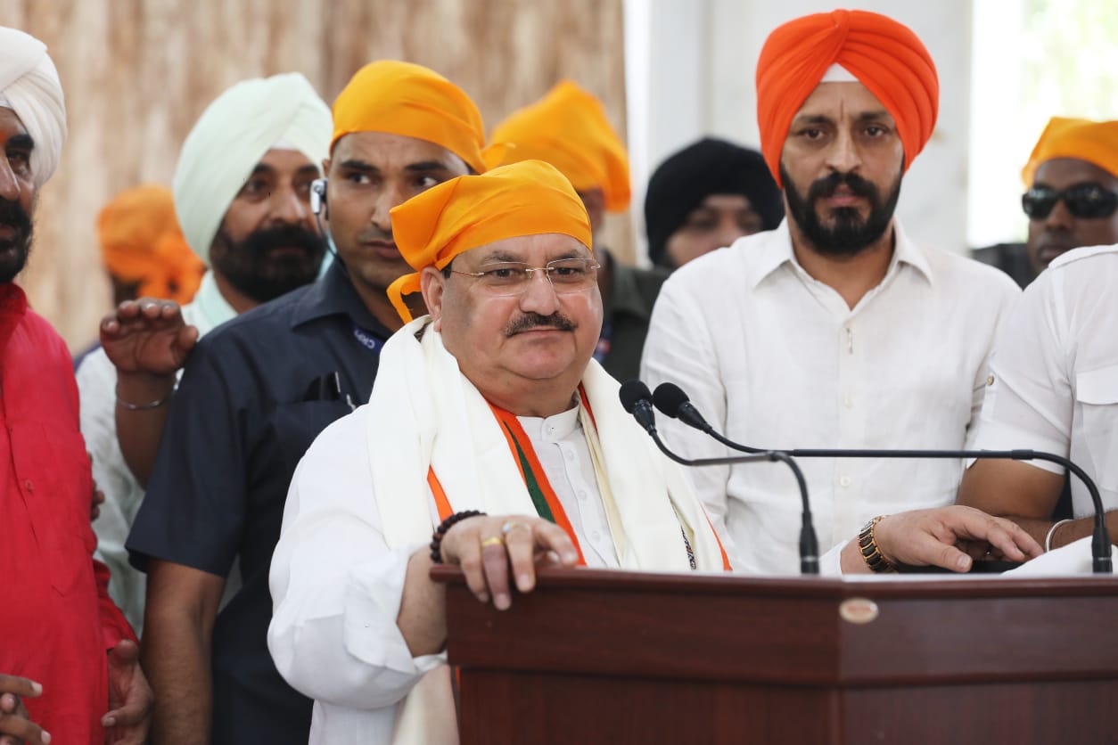 BJP National President Shri J.P. Nadda offered prayers at Gurudwara NanakTekari, Bhopal (Madhya Pradesh).