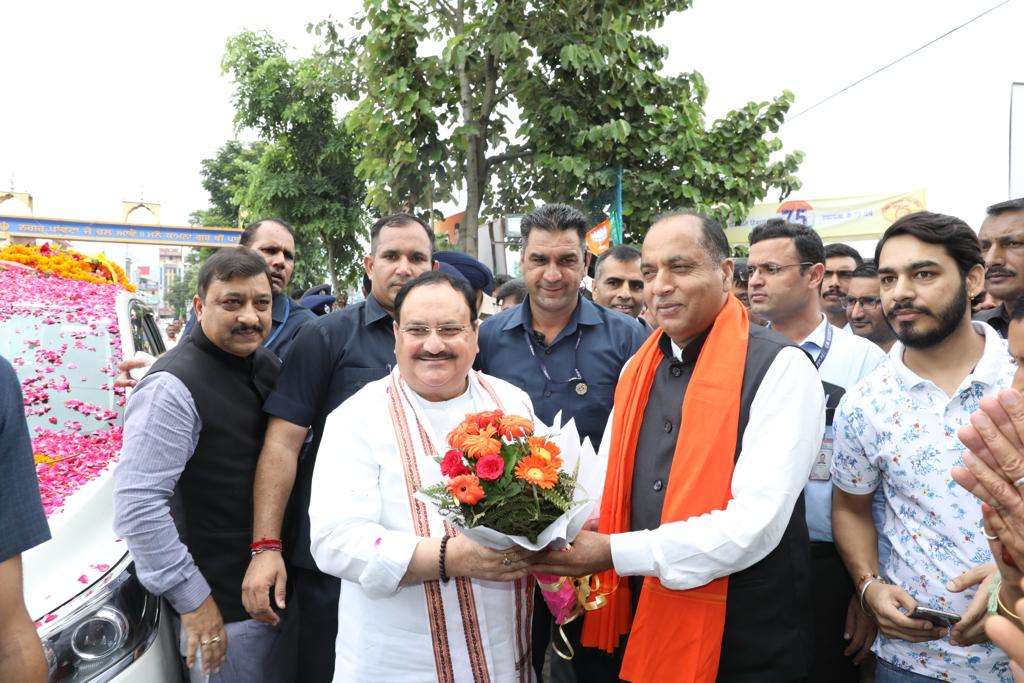 Grand welcome of Hon’ble BJP National President Shri J.P. Nadda on arrival at Taruwala School Ground, Sirmaur Distt. (Himachal Pradesh)