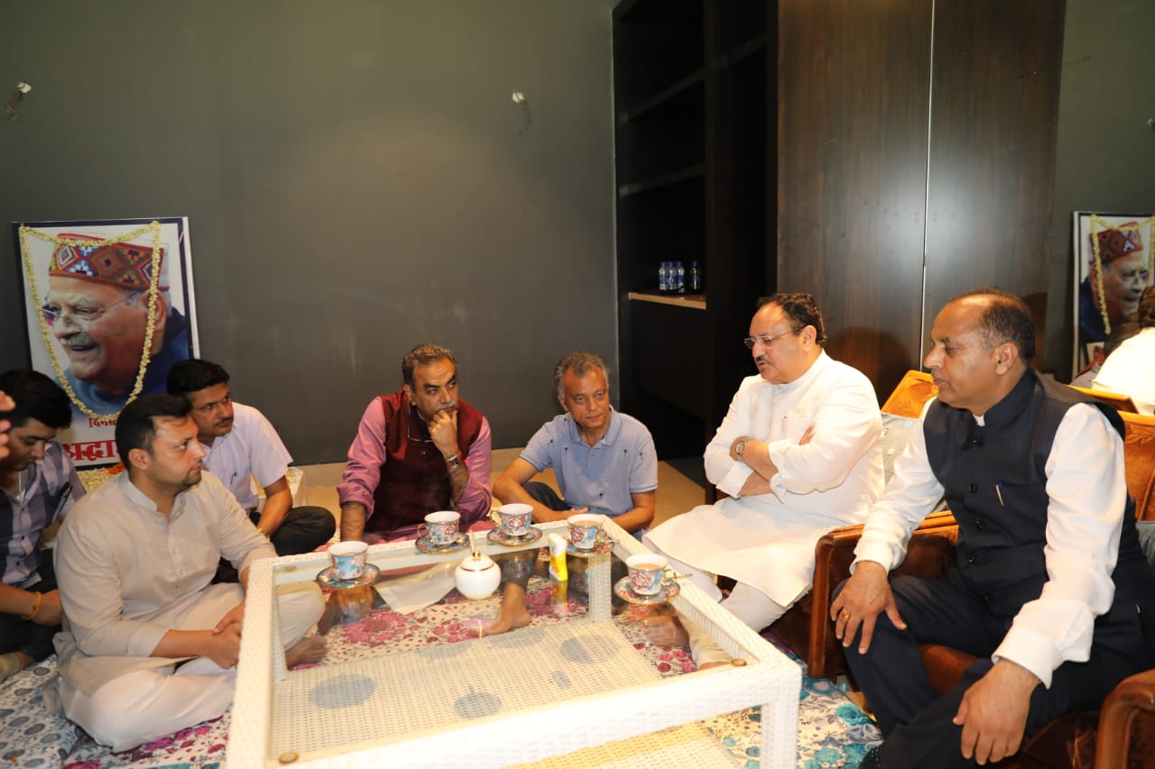 BJP National President Shri J.P. Nadda paid floral tributes to Pt. Sukhramji at his residence in Kullu (Himachal Pradesh)