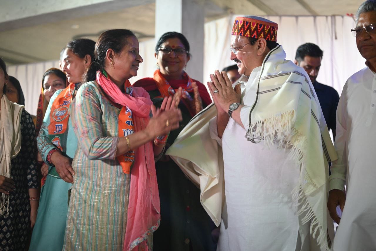 BJP National President Shri J.P. Nadda ji's warm welcome in Kandrour Gram Panchayat, Bilaspur (Himachal Pradesh)