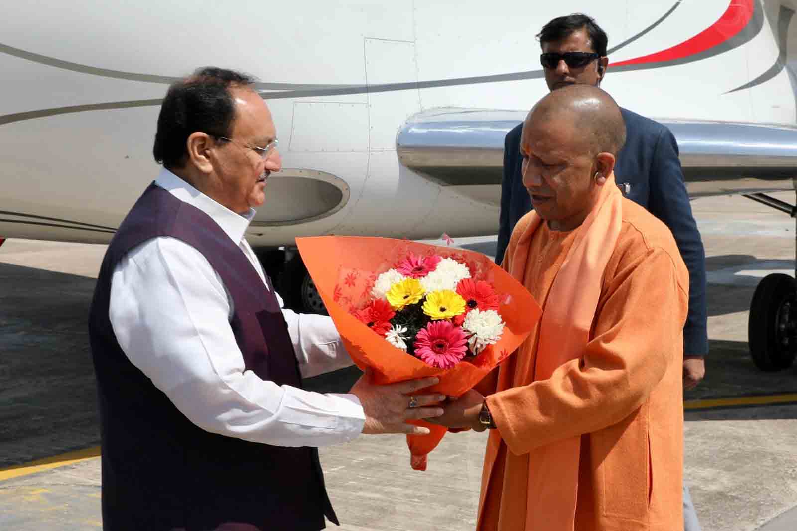 Grand welcome of Hon'ble BJP National President Shri J.P. Nadda on arrival at Agra Airport in Uttar Pradesh