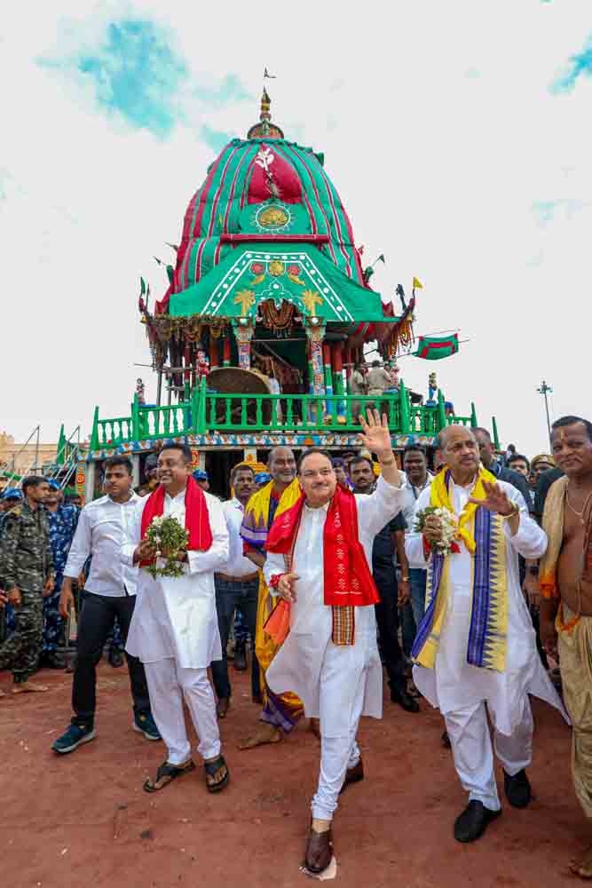 Hon'ble BJP National President Shri J.P. Nadda Blessed to have experienced the divine Niladri Bije of Rath Yatra and sought the blessings of Mahaprabhu Jagannath in Puri, Odisha.