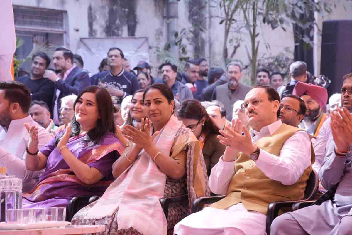 Hon'ble BJP National President Shri J.P. Nadda listening Hon'ble Prime Minister Shri Narendra Modi ji's "Mann Ki Baat" with party Karyakartas in Narayana Vihar (Delhi)