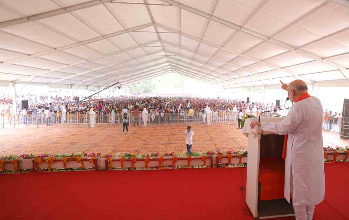 Hon'ble Union Home Minister & Minister of Cooperation Shri Amit Shah addressing a public rally at Lalmani Rishi Inter College, haldi Rampur, Ballia (Salempur LS) Uttar Pradesh