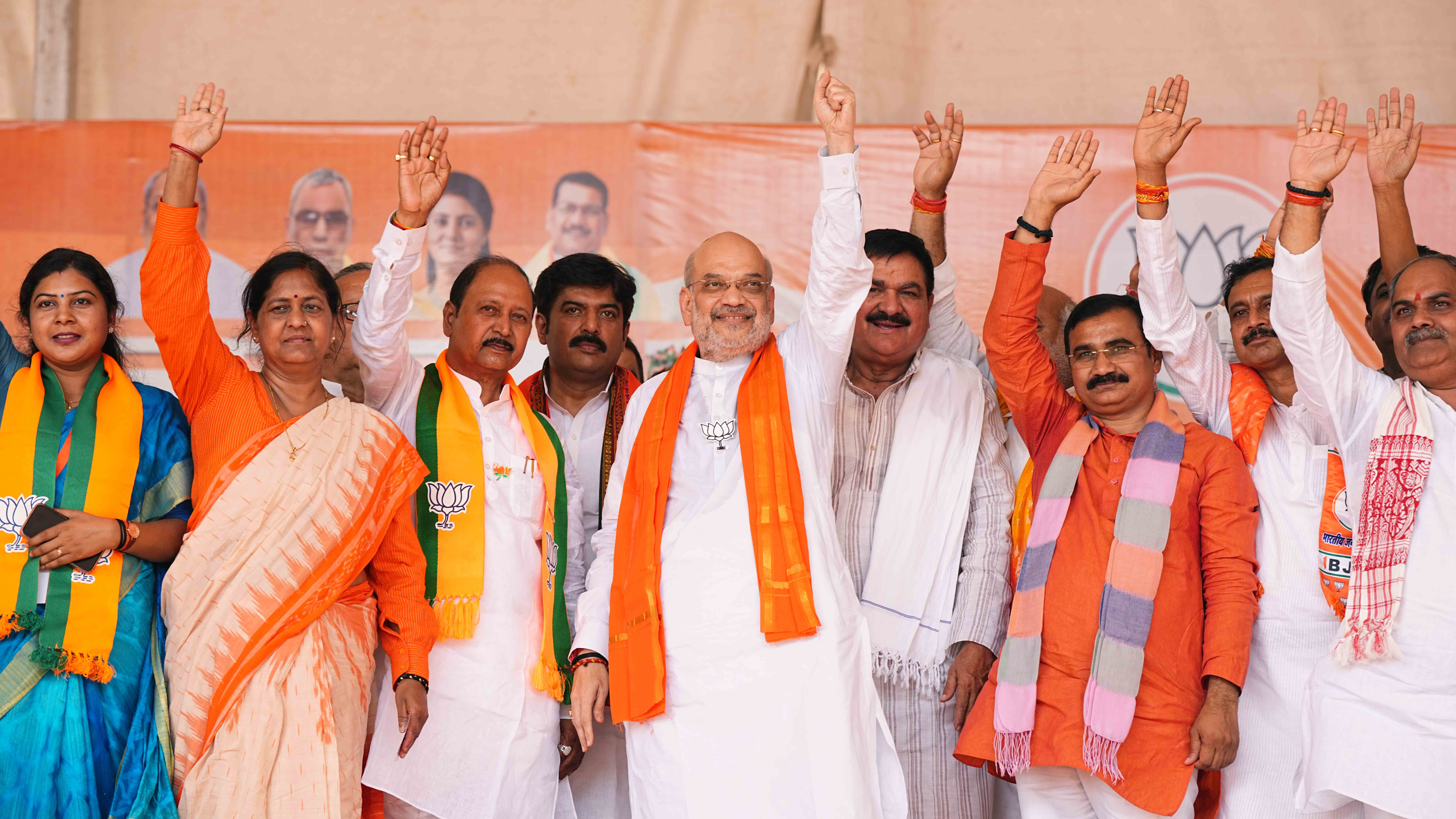 Hon'ble Union Home Minister & Minister of Cooperation Shri Amit Shah addressing a public rally in Machhali Shahar, Jaunpur (Uttar Pradesh)