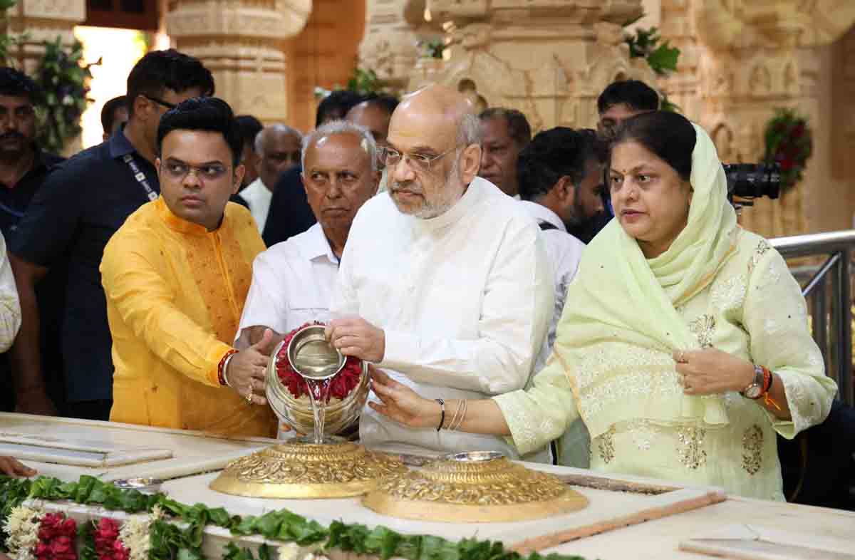 Hon'ble Union Home Minister and Minister of Cooperation Shri Amit Shah offered prayers at Somnath Temple in Gujarat