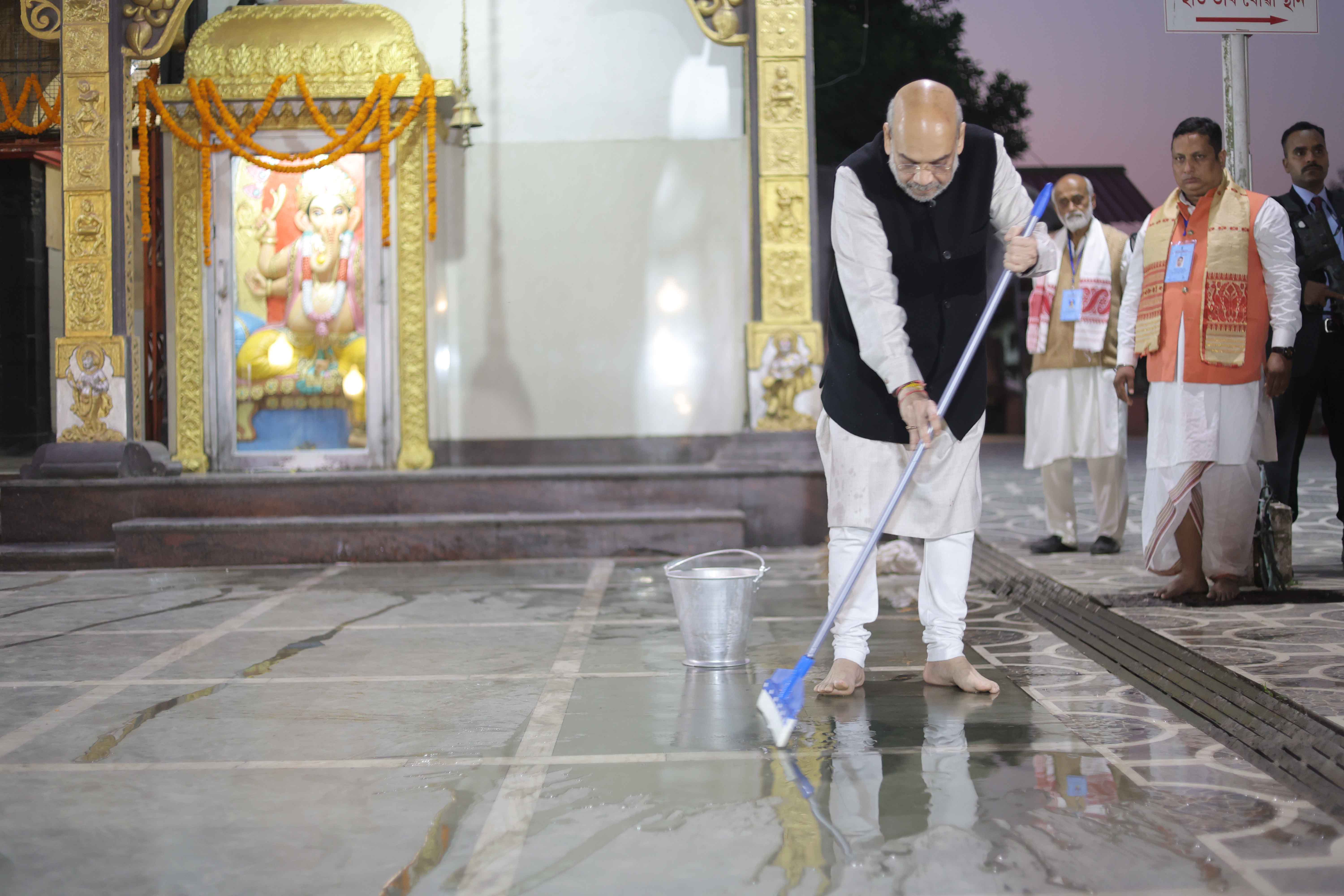 Hon'ble Union Home Minister and Minister of Cooperation Shri Amit Shah performed Swacchta Sewa at Mahabhairav Temple, Tezpur (Assam)