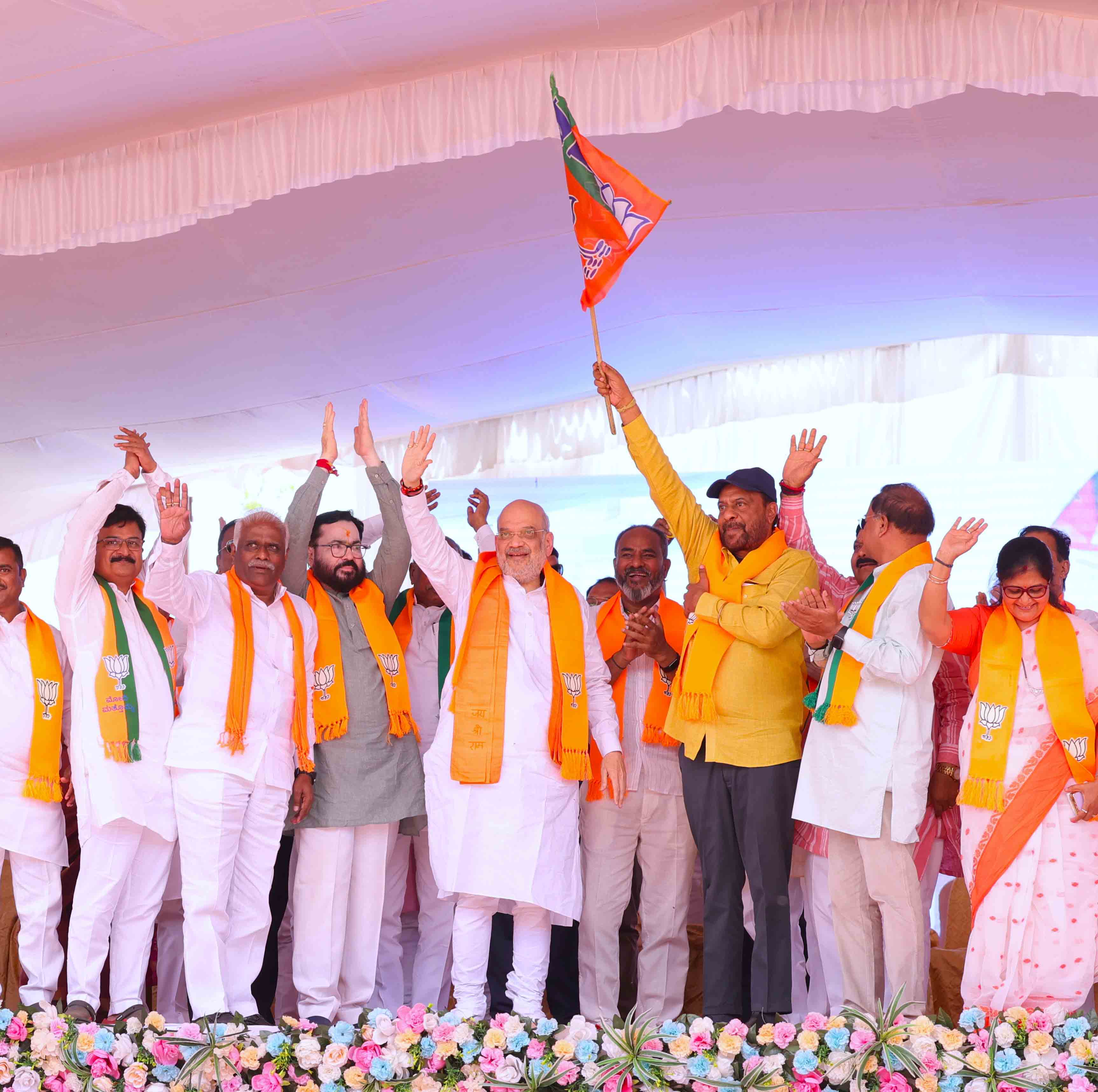 Hon'ble Union Home Minister and Minister of Cooperation Shri Amit Shah while addressing a public rally in Hukkeri (Karnataka)