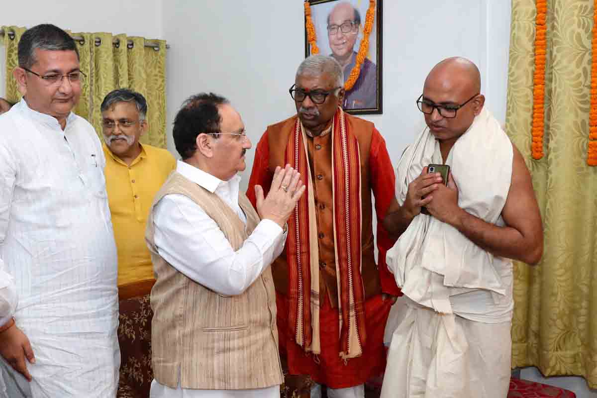 Hon’ble BJP National President Shri J.P. Nadda paid tributes to Lt. Smt. Sharda Sinha ji at her residence 121 B, Road Number 6, Rajendra Nagar, Patna (Bihar) 