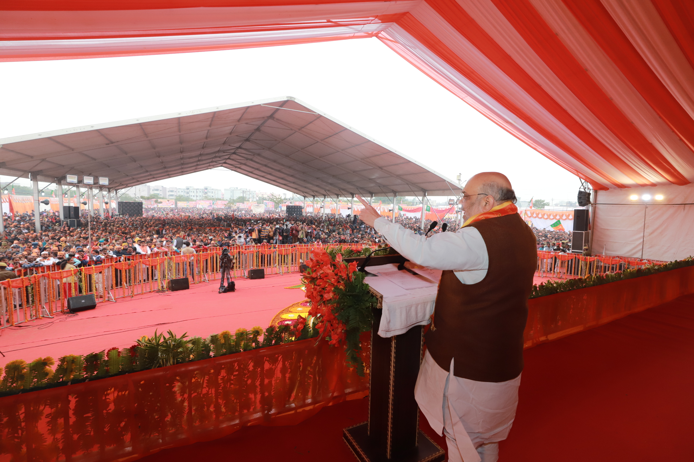 Hon'ble Union Home Minister & Minister for Cooperation Shri Amit Shah addressing a public meeting in Sultanpur (Uttar Pradesh)