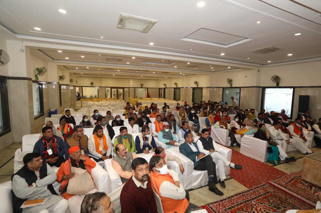 BJP National President Shri J.P. Nadda addressing organisational meeting at Agrawal Sewa Sadan, Hathras (Uttar Pradesh).