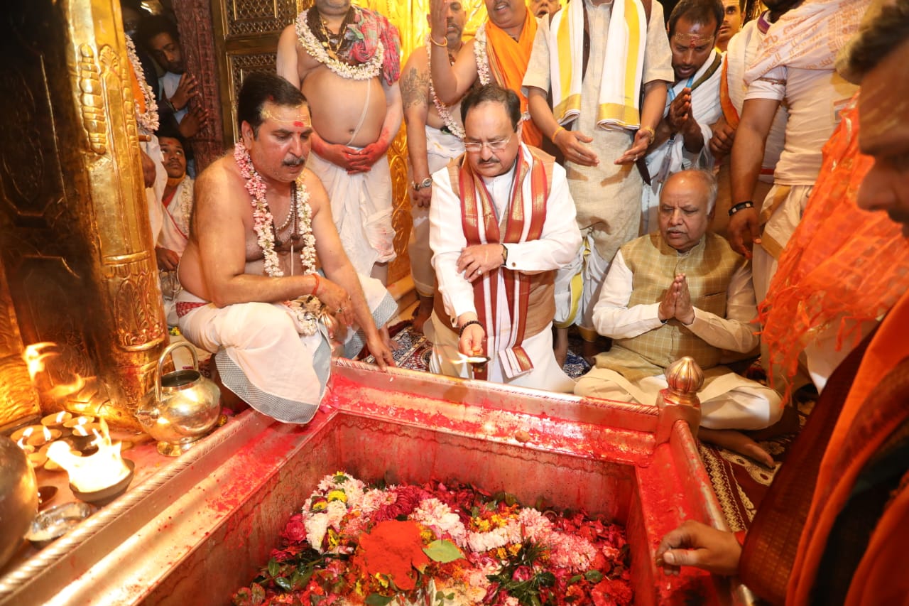 Hon'ble BJP National President Shri J.P. Nadda offered prayers at Sri Kashi Vishwanath Temple