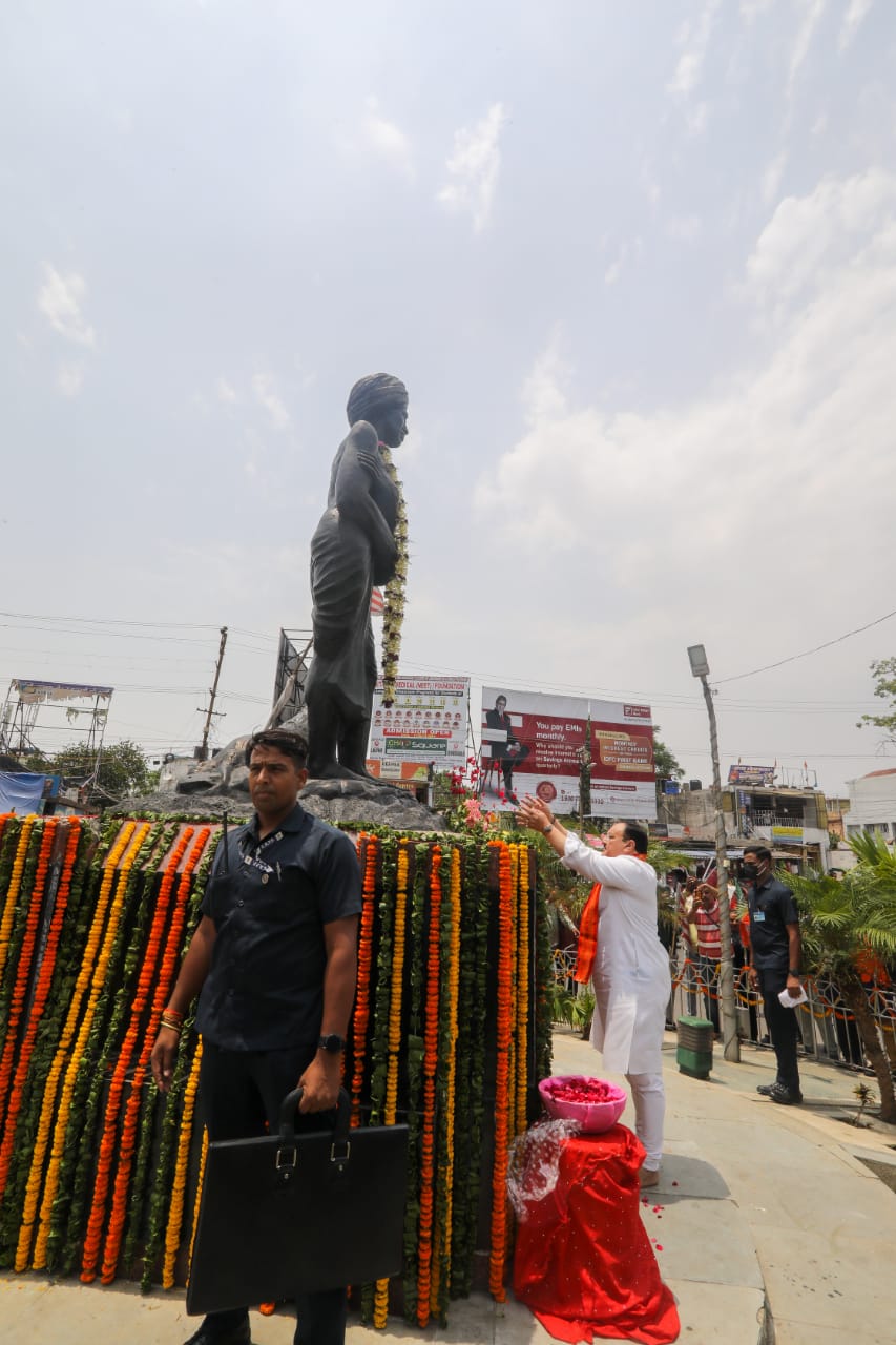 BJP National President Shri J.P. Nadda paid floral tributes to the statue of Birsa Munda ji in Ranchi (J'khand)