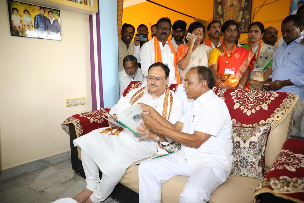 Hon'ble BJP National President Shri J.P. Nadda met & interacted with Prof Venkat Narayana, a retired professor of Kakatiya University who’s contributions in the formation of Telangana as a separate state were immense in Hyderabad (T'gana)