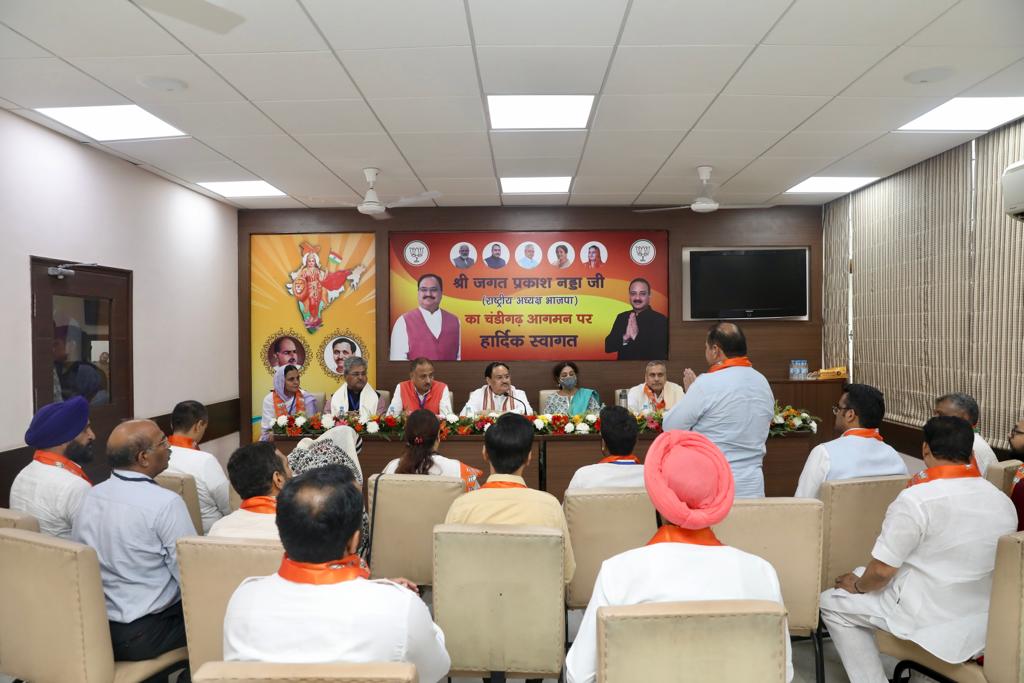 Grand welcome of BJP National President Shri J.P. Nadda on arrival at Chandigarh BJP state office "Kamlam